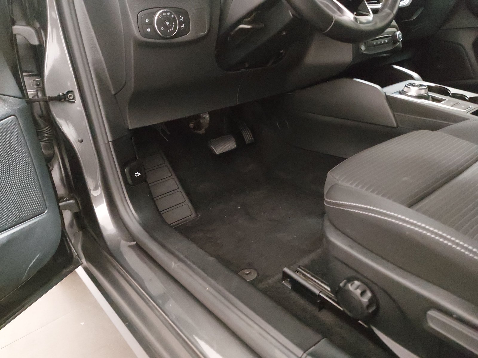 Ford Focus Turnier 1.5 EB Titanium Navi LED RFK Shz 7