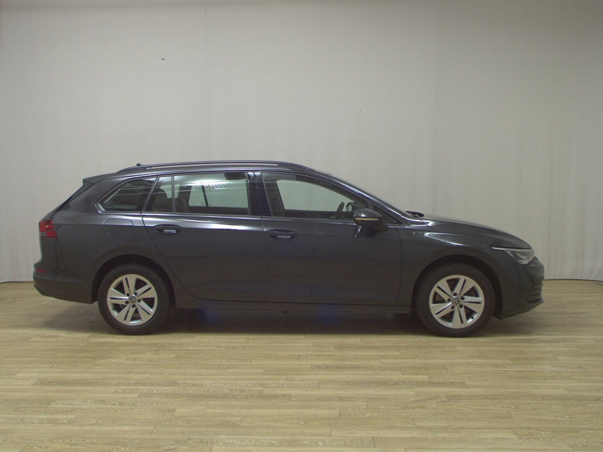 Volkswagen Golf-8 Var. 2.0 TDI Life Navi LED DC ACC PDC Shz
