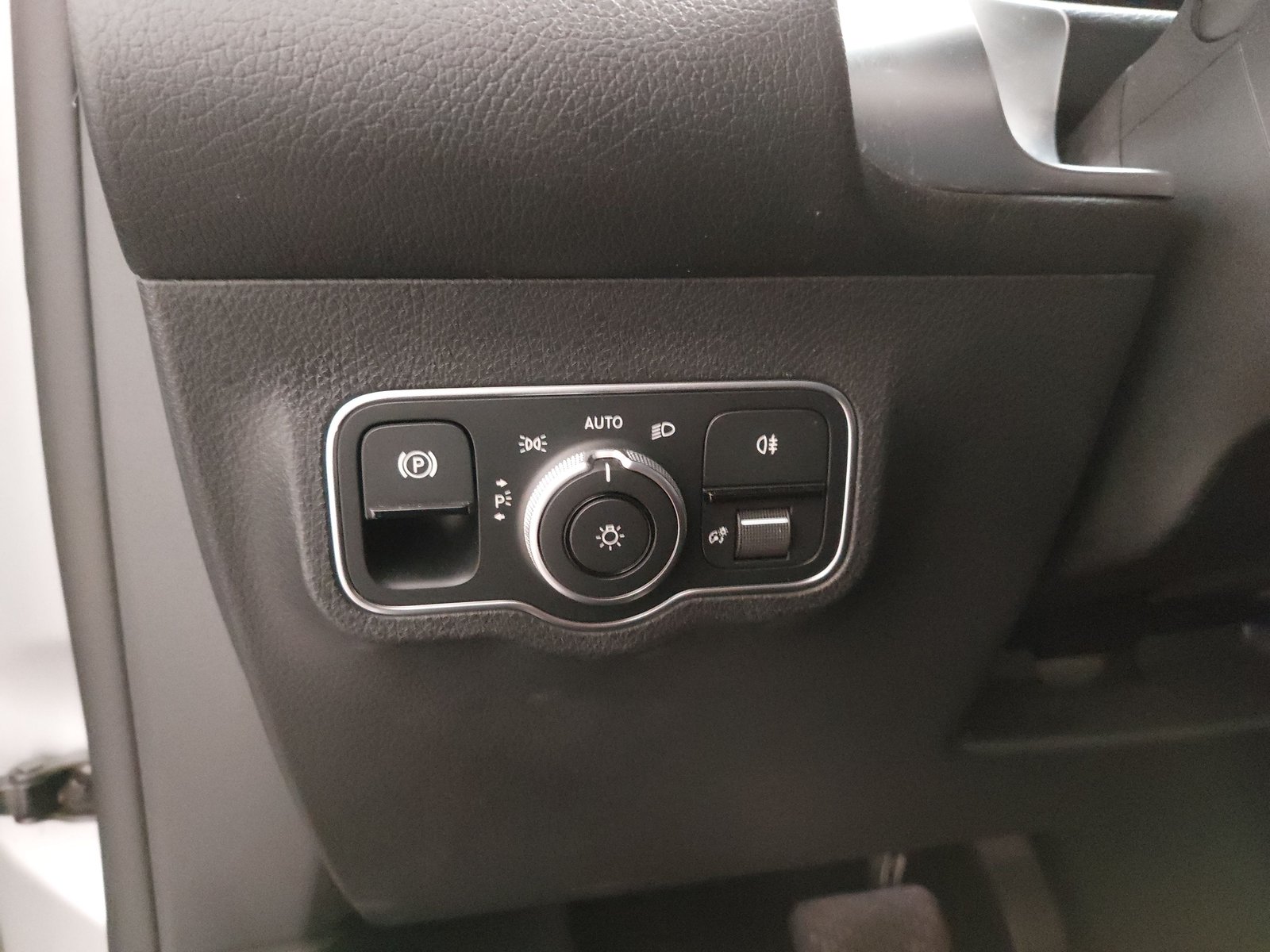 Mercedes-Benz 250 T-Leder Navi LED RFK Shz 7