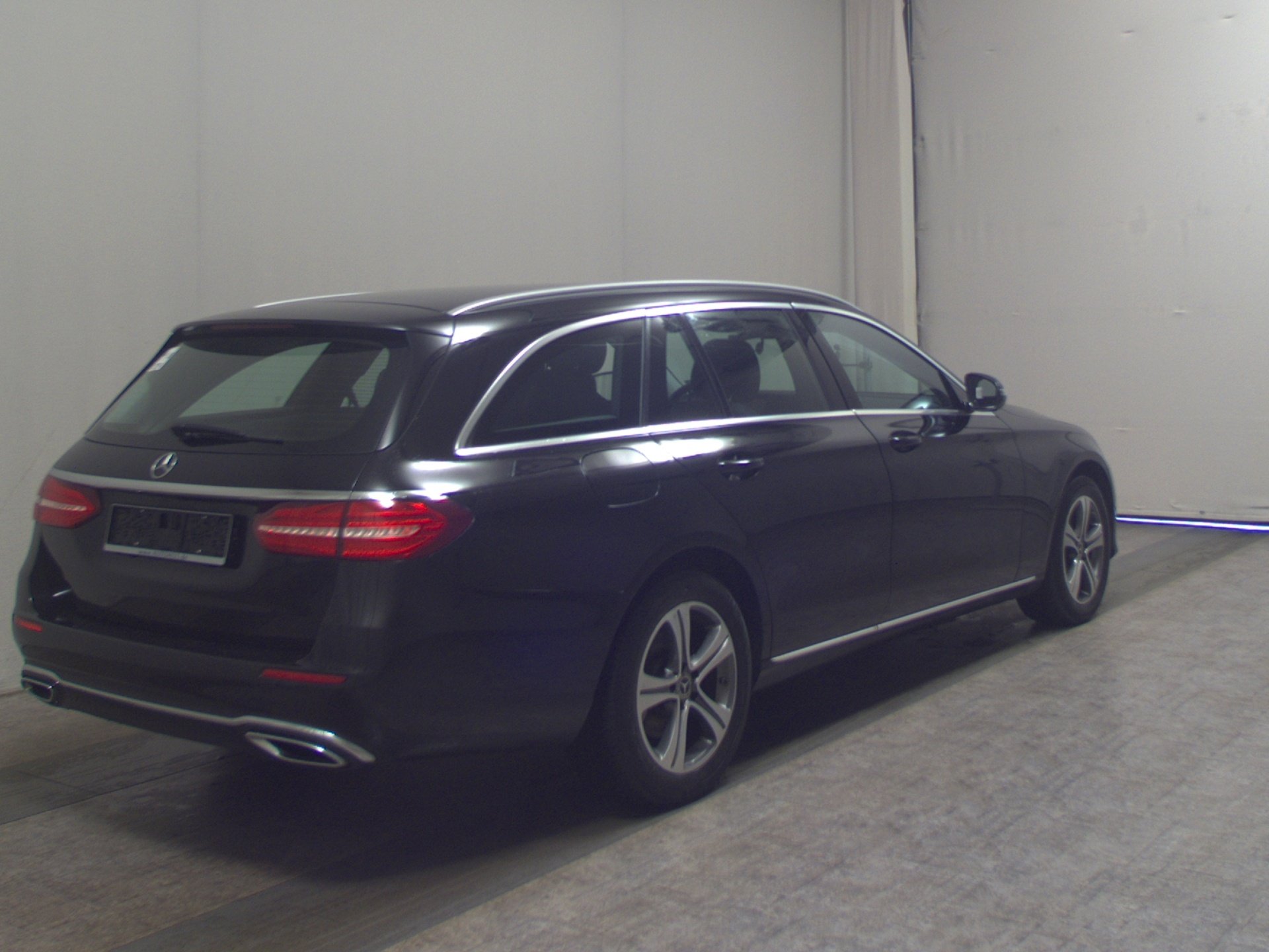 Mercedes-Benz E 220 T d Avantgarde Leder LED RFK Distronic+ 4
