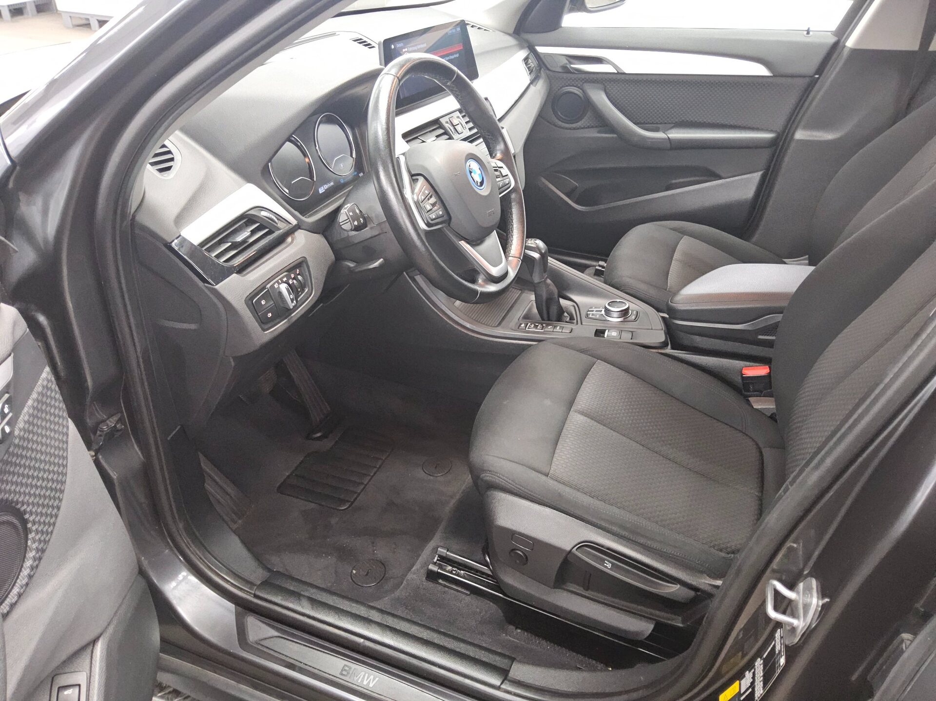 BMW X1 xDrive25e Advantage Navi LED 8