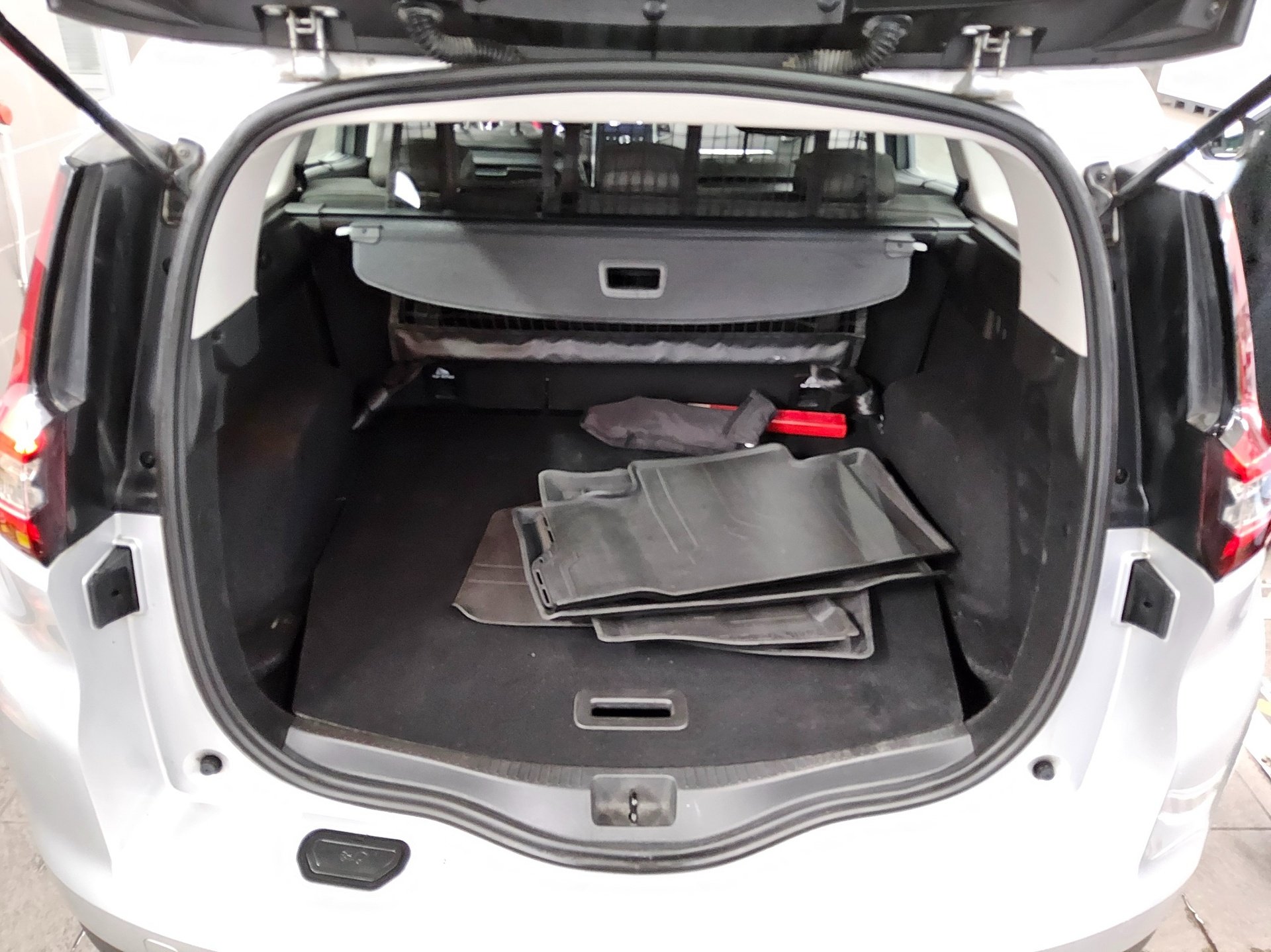 Renault Grand Scenic 1.7 BLUE dCi Business Ed. Navi Winter-Pkt 12
