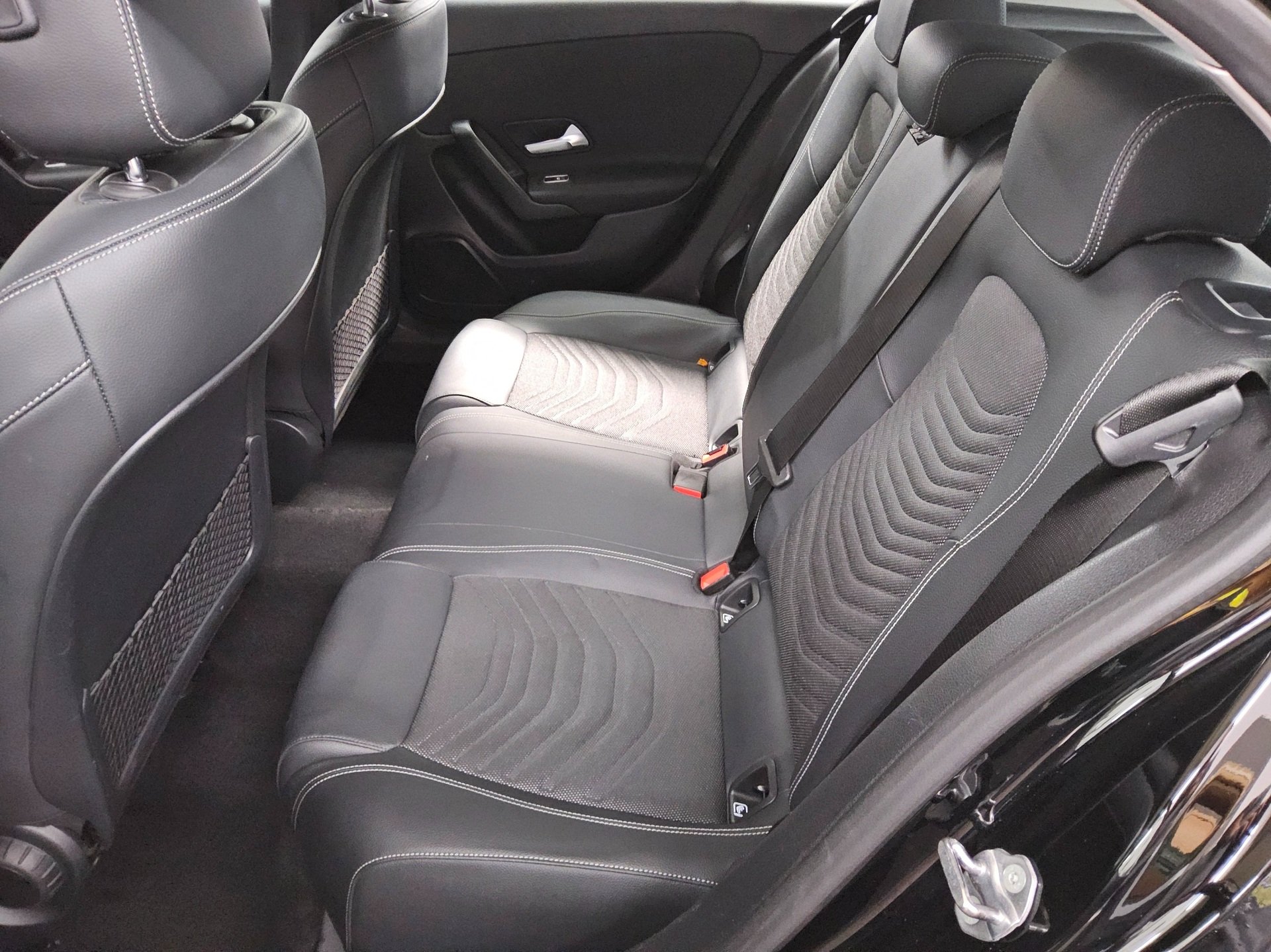 Mercedes-Benz A 200 d T-Leder Navi 360° Shz Ambiente Tempomat 13