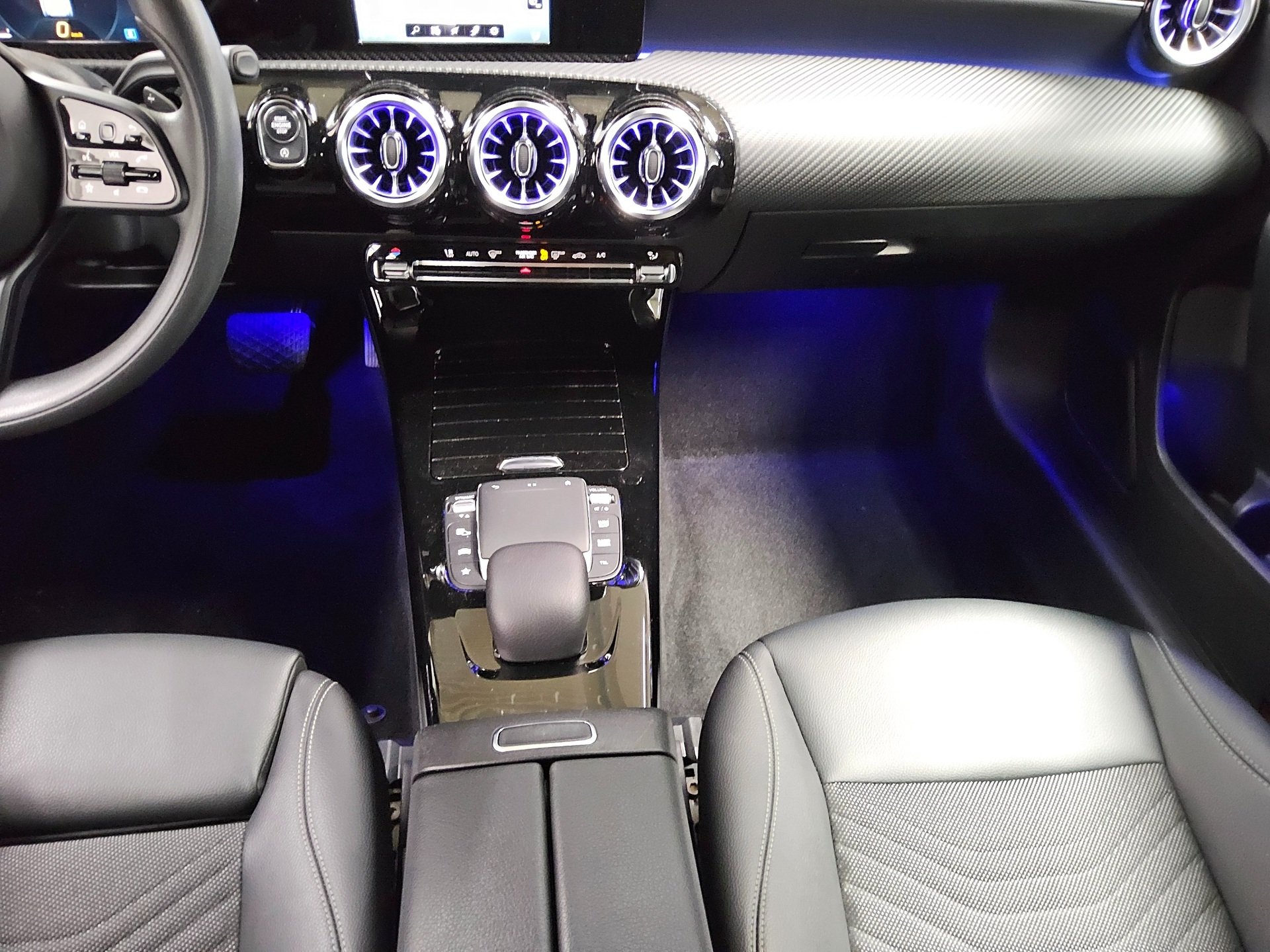 Mercedes-Benz A 200 d T-Leder Navi 360° Shz Ambiente Tempomat 6
