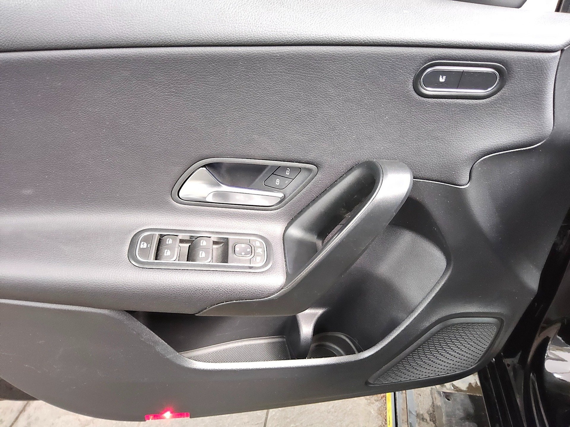 Mercedes-Benz A 200 d T-Leder Navi 360° Shz Ambiente Tempomat 10