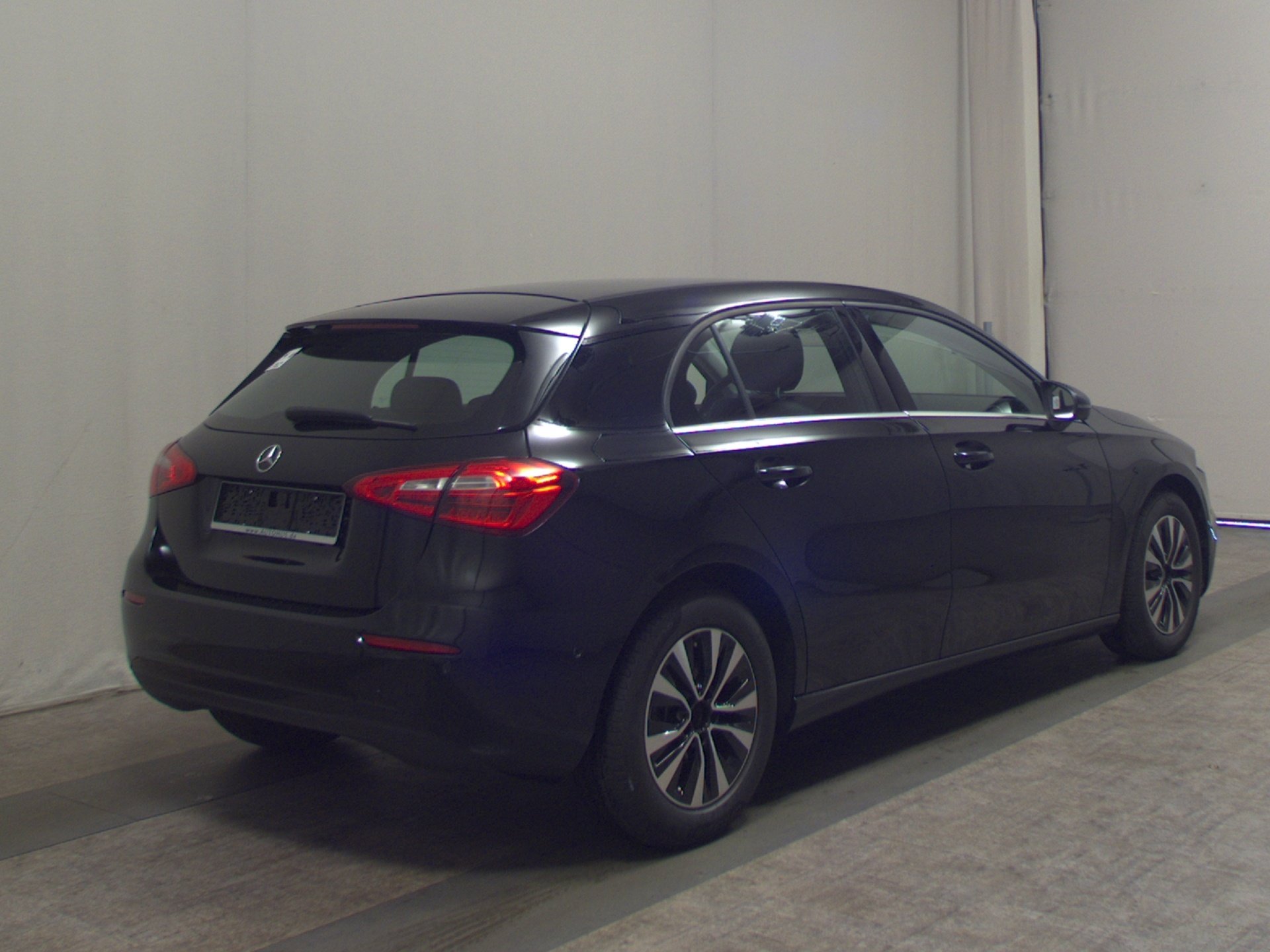 Mercedes-Benz A 200 d T-Leder Navi 360° Shz Ambiente Tempomat 4