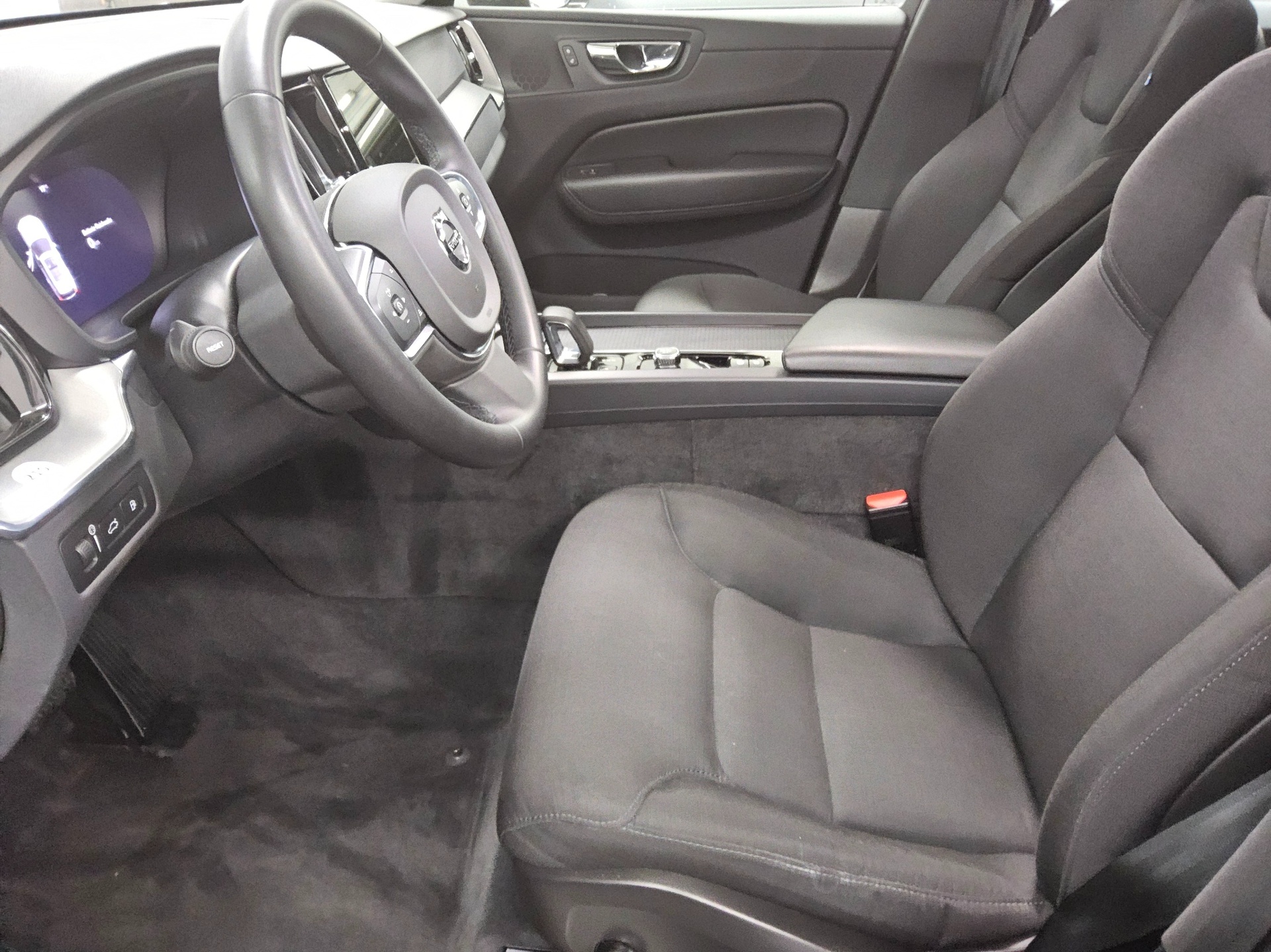Volvo XC60 T6 AWD Inscription Navi Pano LED AHK Kamera 9