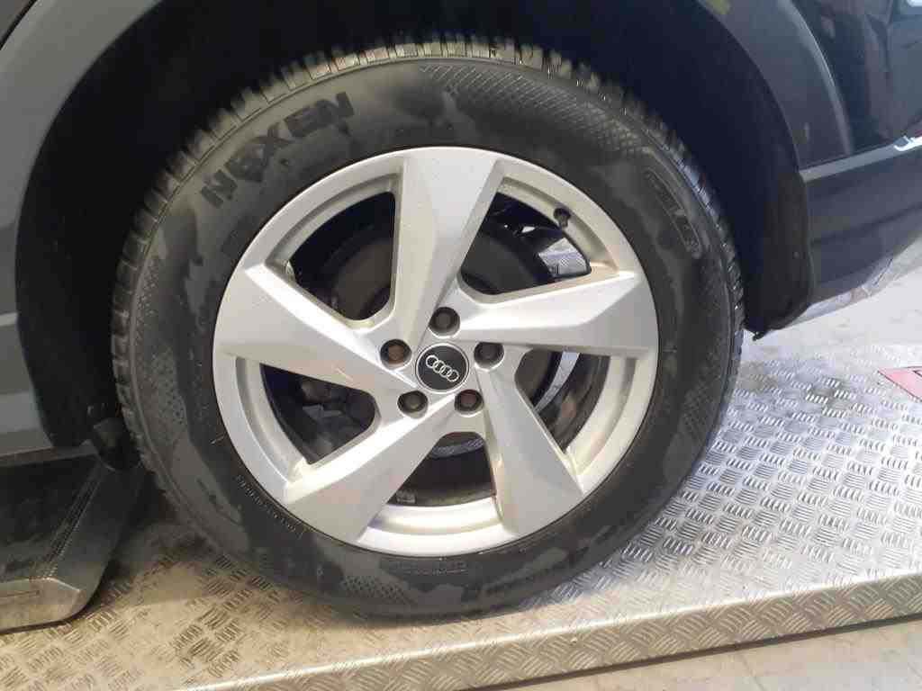 Audi Q3 35 TDI advanced NAVI KLIMAAUT LED RADIO AID 12