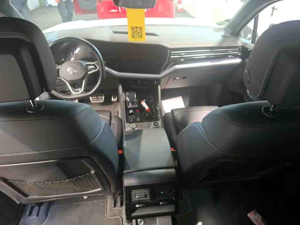 Volkswagen Touareg 3.0 TDI 4M R-Line Luft AHK AID 5