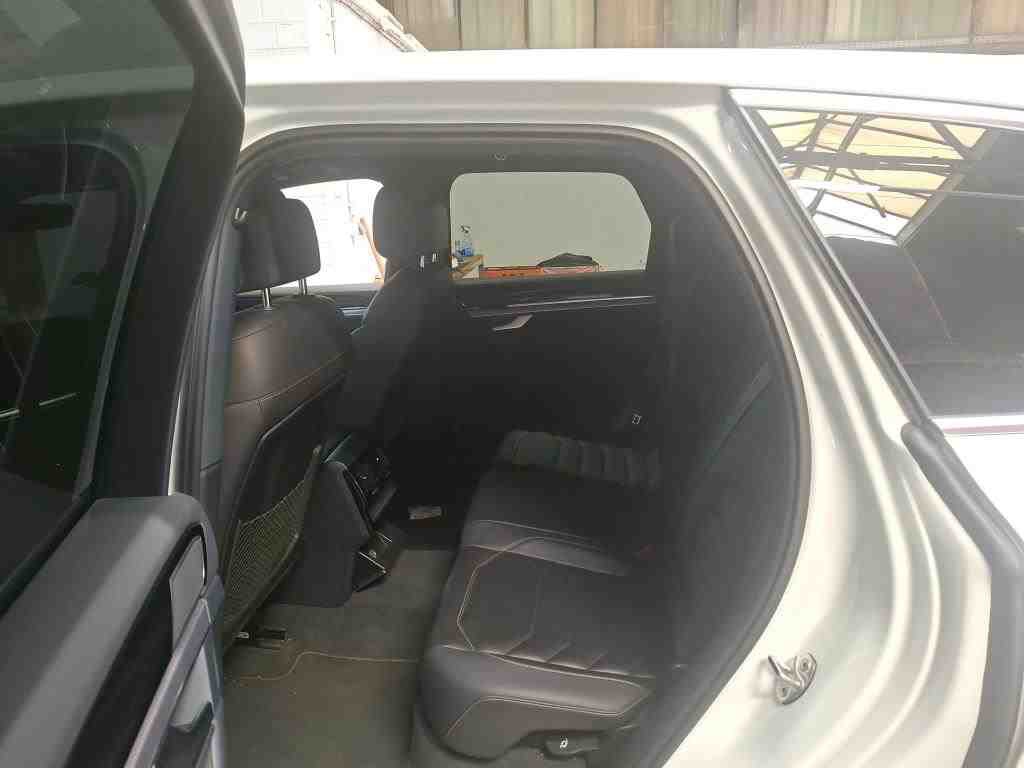 Volkswagen Touareg 3.0 TDI 4M R-Line Luft AHK AID 10