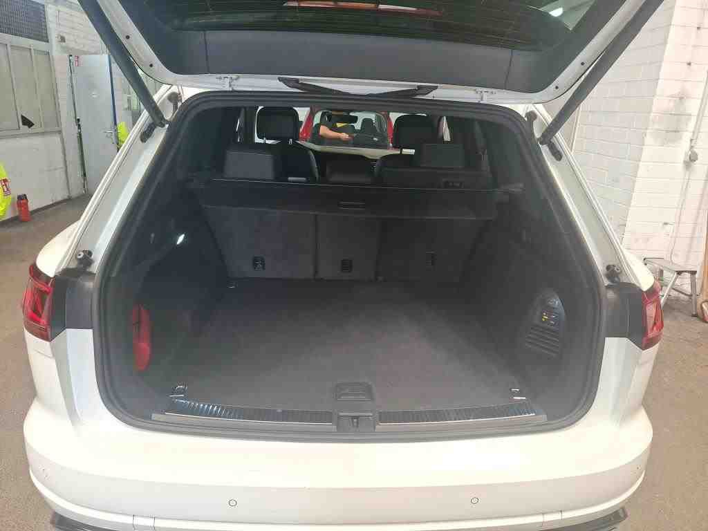 Volkswagen Touareg 3.0 TDI 4M R-Line Luft AHK AID 11
