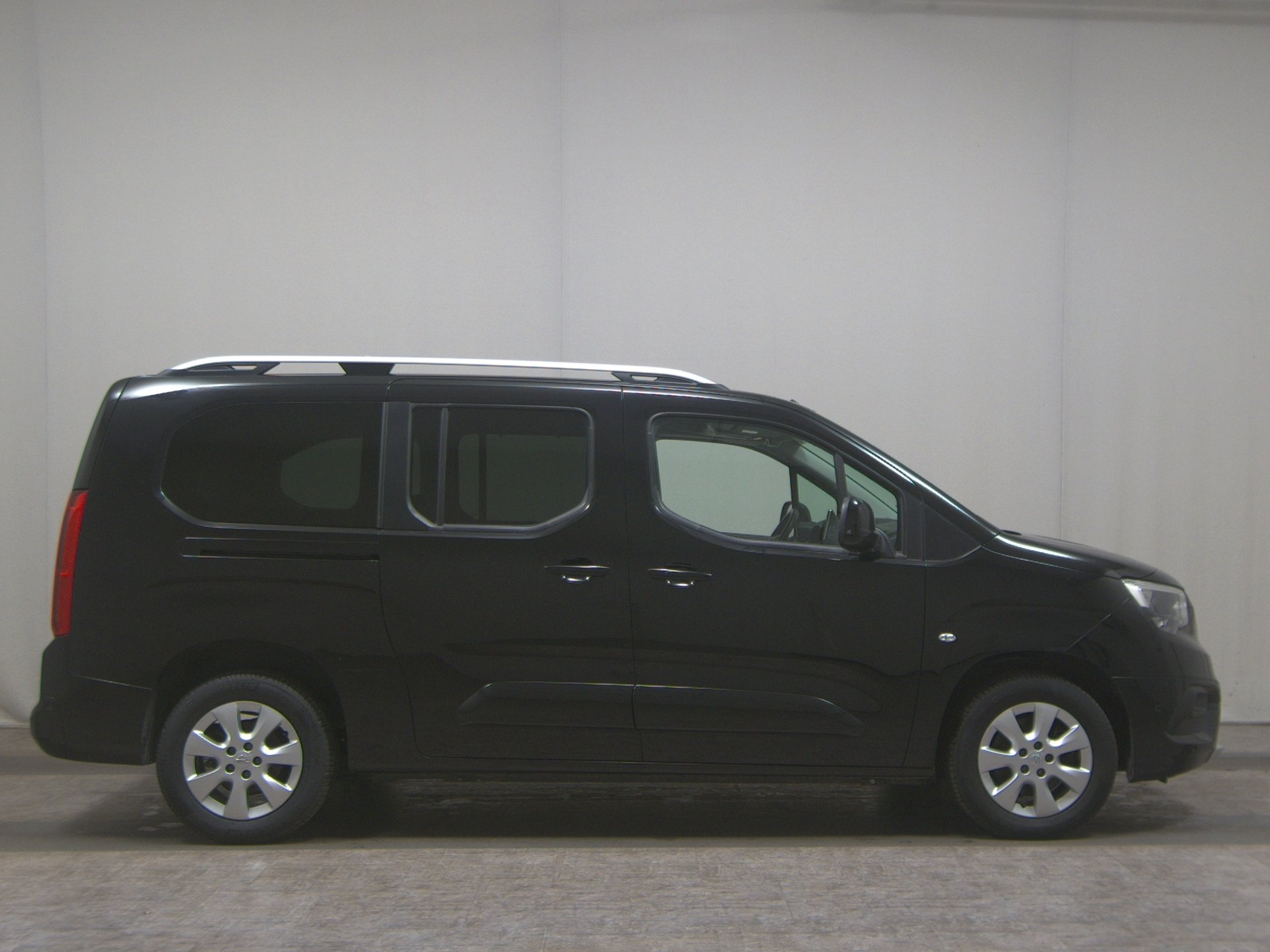 Opel Combo Life 1.5 D Innovation 5-Sitze Navi Ahk RFK