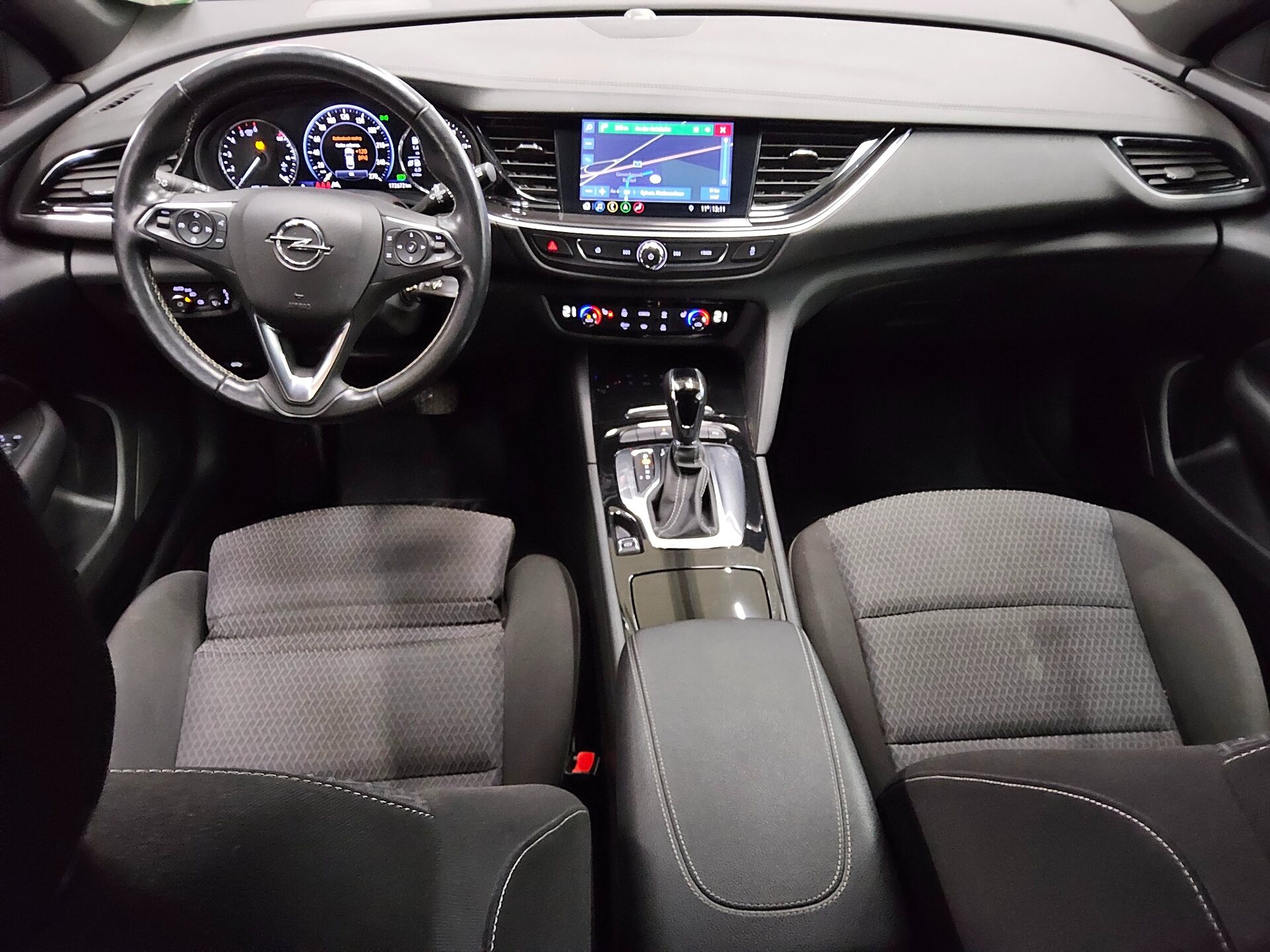 Opel Insignia ST 2.0 D Business Ed. Navi LED Shz AHK PDC 5