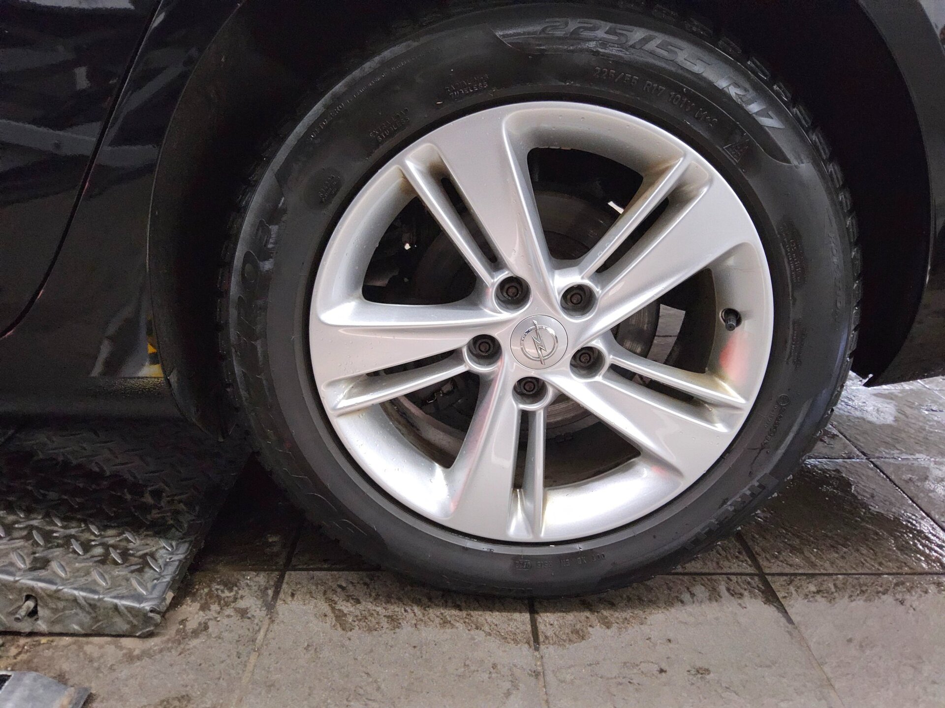Opel Insignia ST 2.0 D Business Ed. Navi LED Shz AHK PDC 10