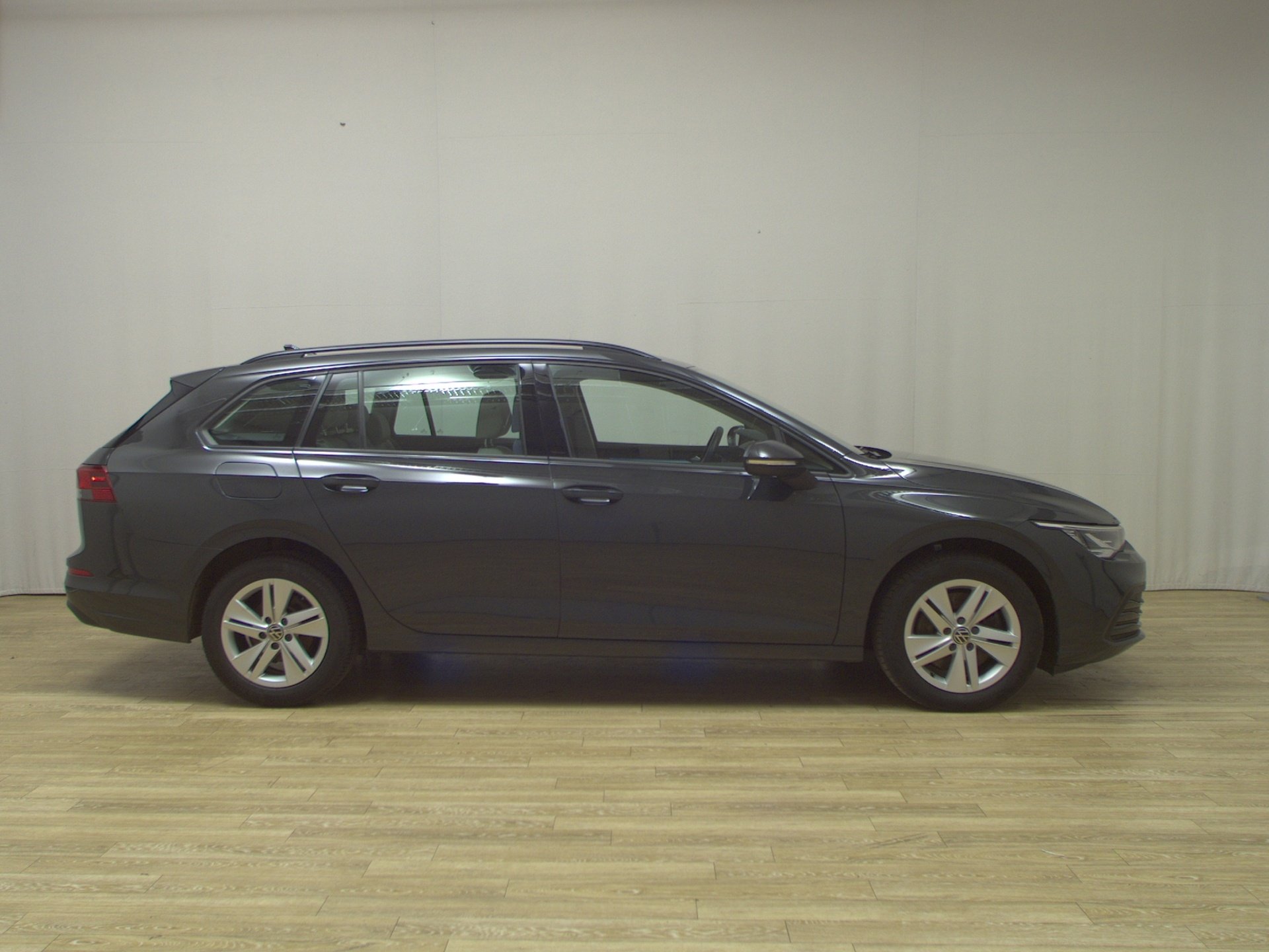 Volkswagen Golf-8 Var. 2.0 TDI Life Navi LED DC-Pro H/K ACC