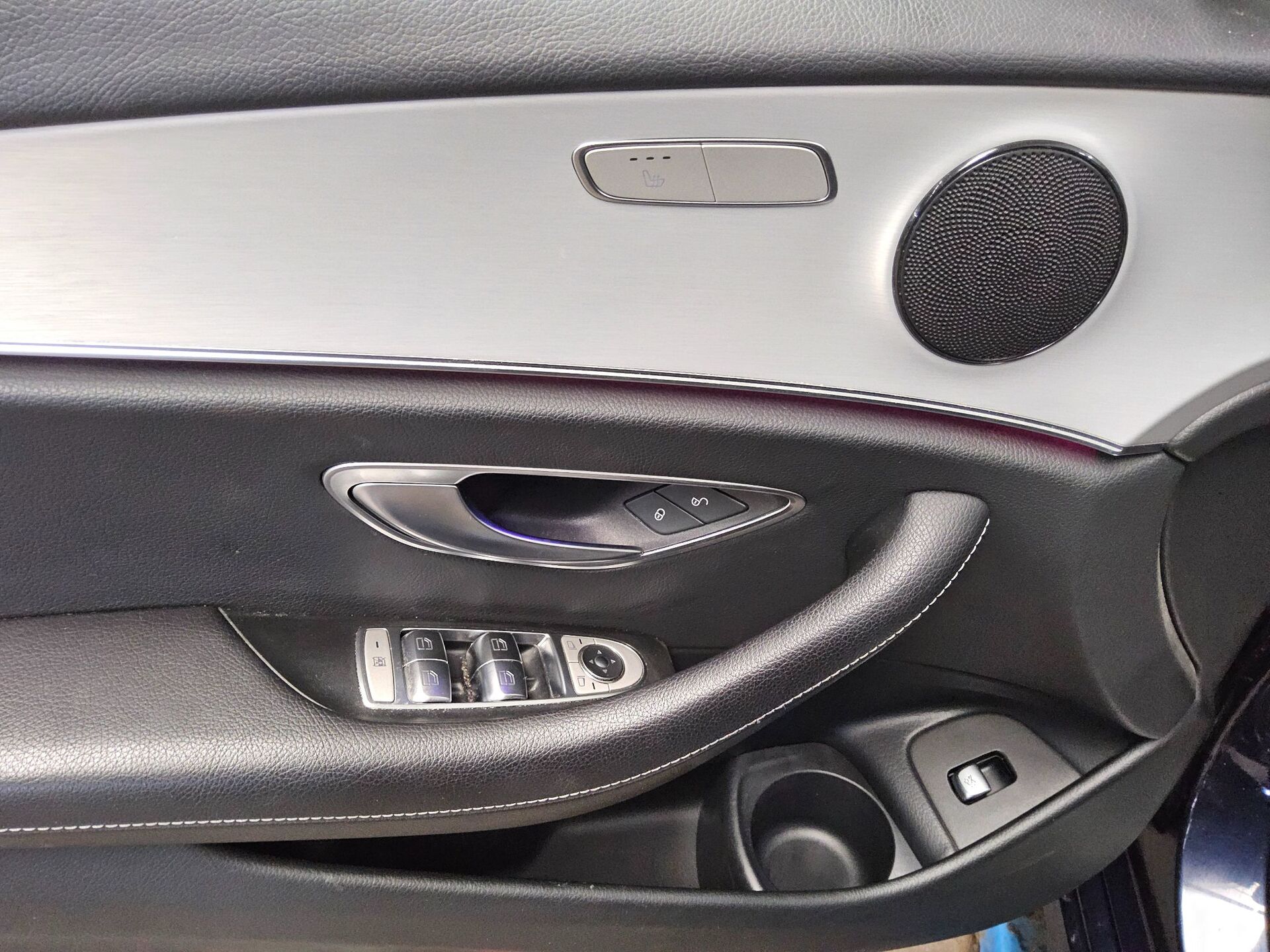 Mercedes-Benz E 220 T d Avantgarde Navi LED Widescrn Pano AHK RFK 10