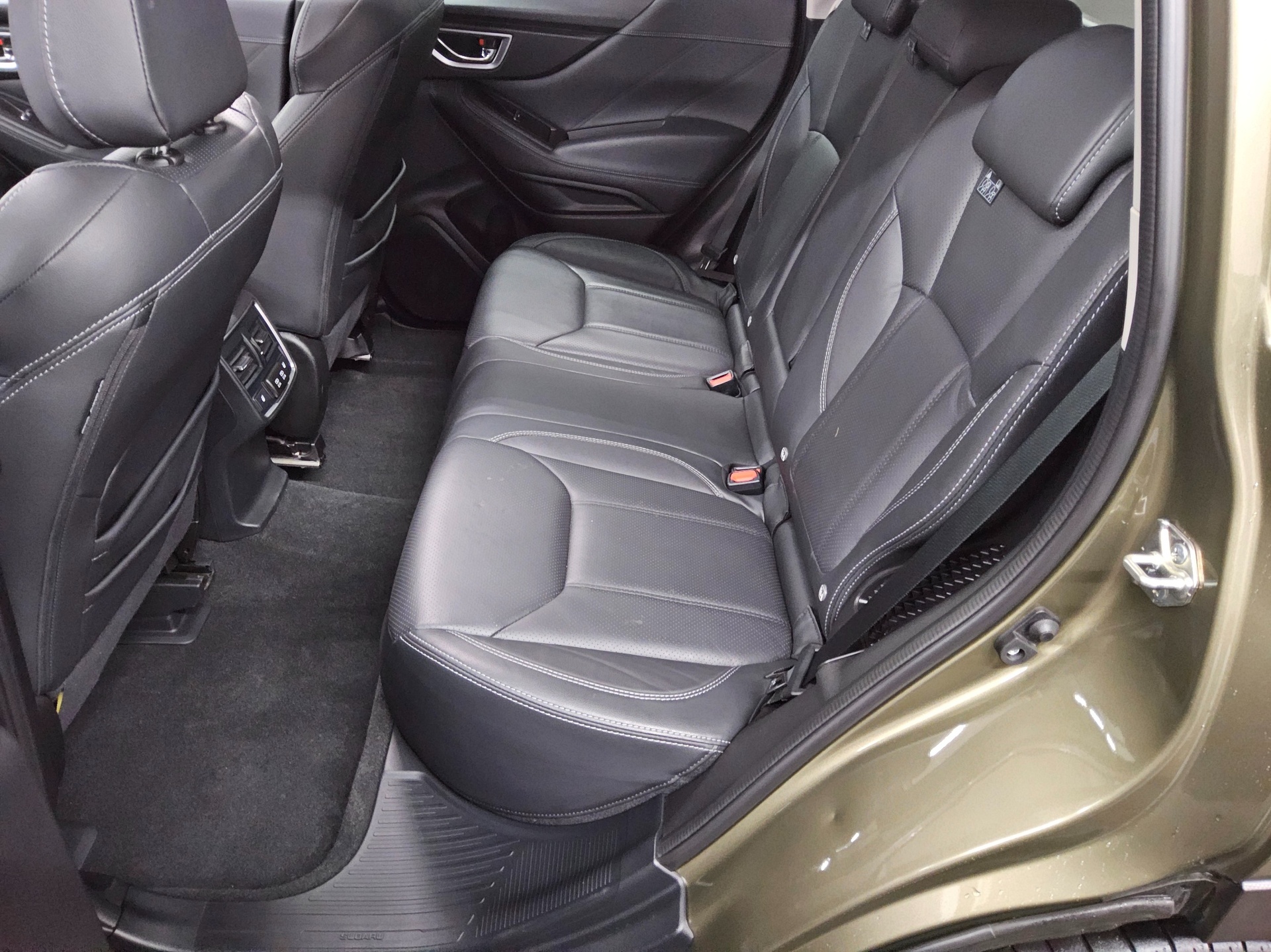 Subaru Forester 2.0 Platinum Leder Navi LED RfK AHK ACC 13