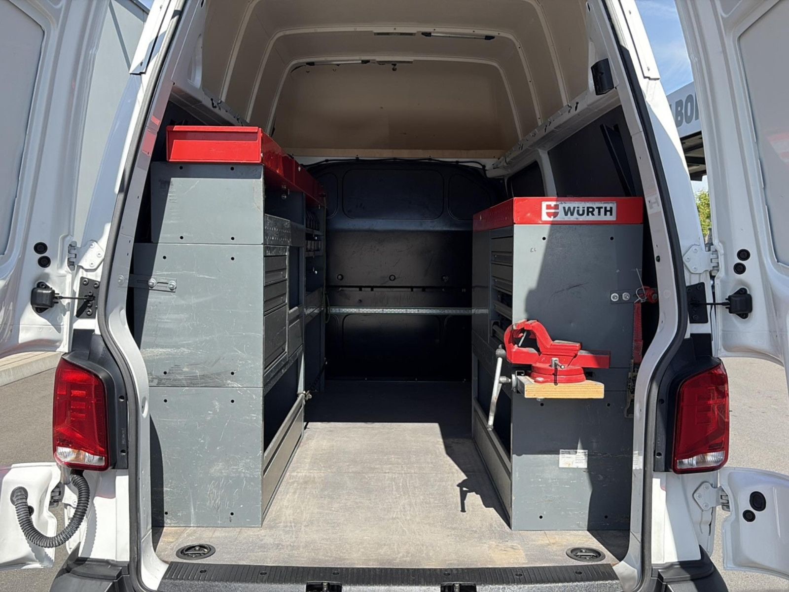 Volkswagen T6.1 hoch+lang Klima+Standheiz+LED+AHK+Werkstatt 9