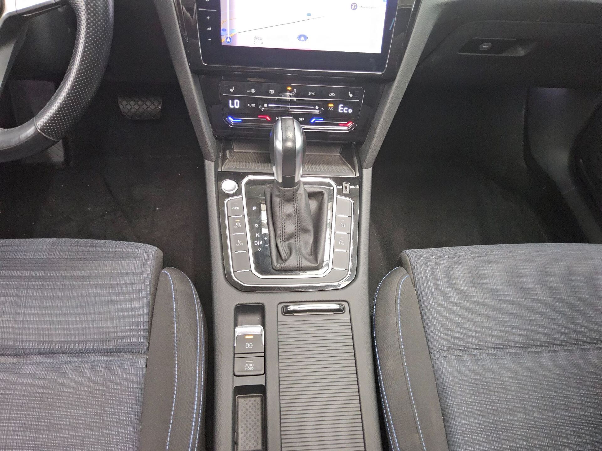 Volkswagen Passat Variant GTE 1.4 TSI Navi LED AID Pano RfK 6