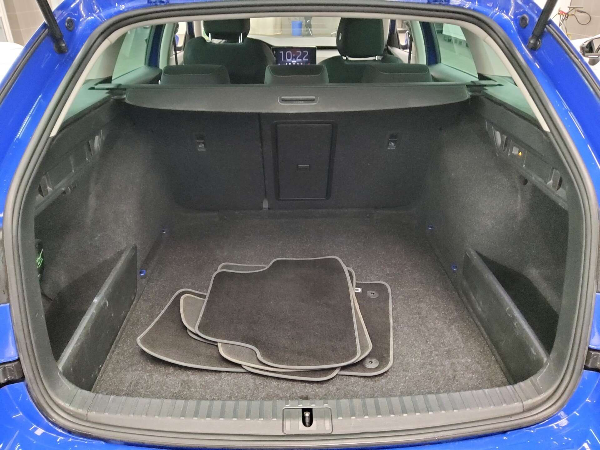 Skoda Octavia Kombi 2.0 TDI Ambition Navi LED virtual 12