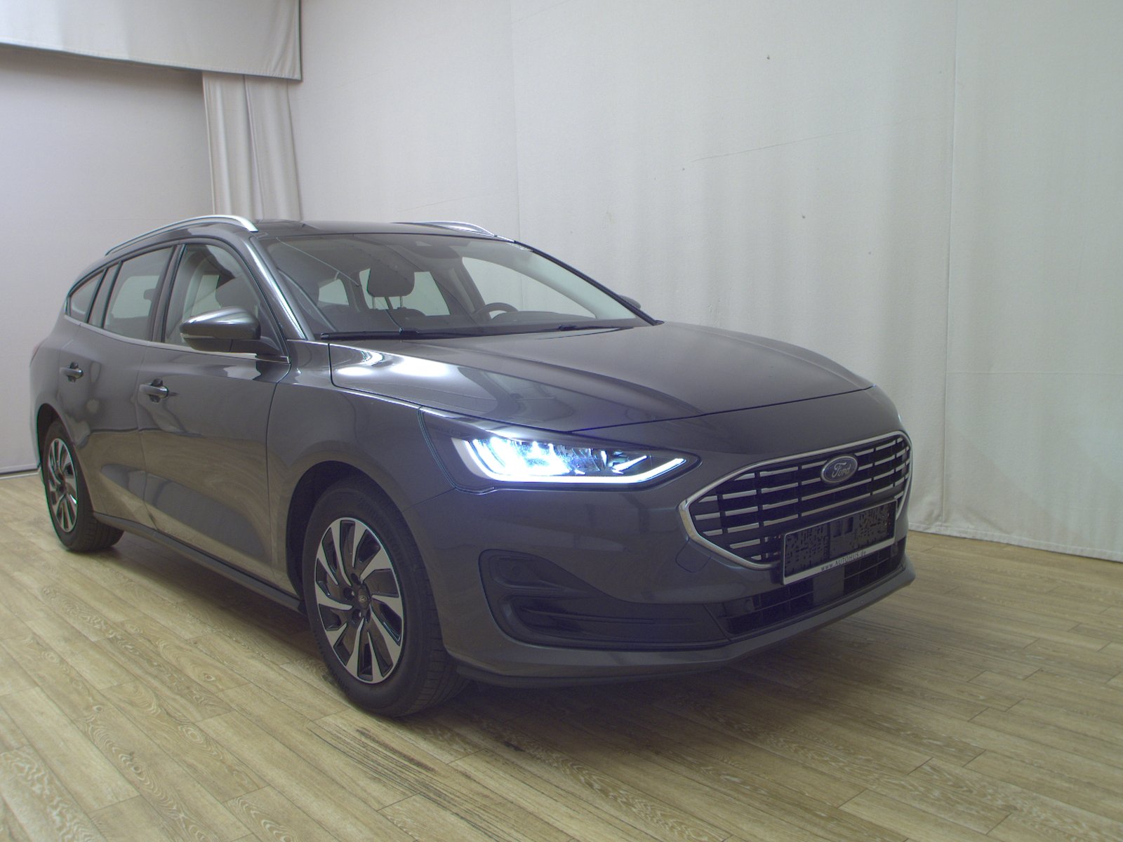 Ford Focus Turnier 1.5 EB Titanium NAVI LED SHZ RFK ACC 3