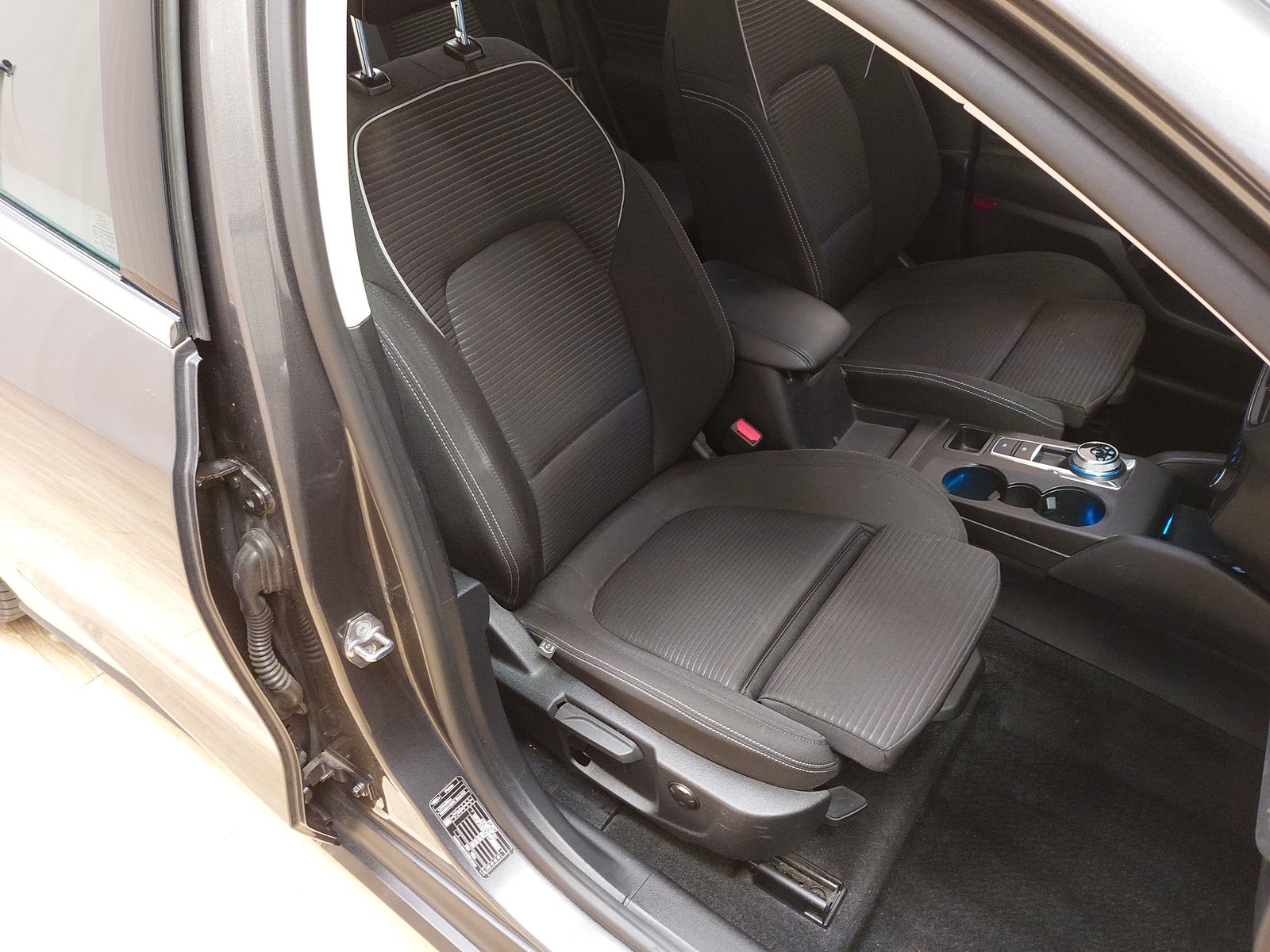 Ford Focus Turnier 1.5 EB Titanium NAVI LED SHZ RFK ACC 10