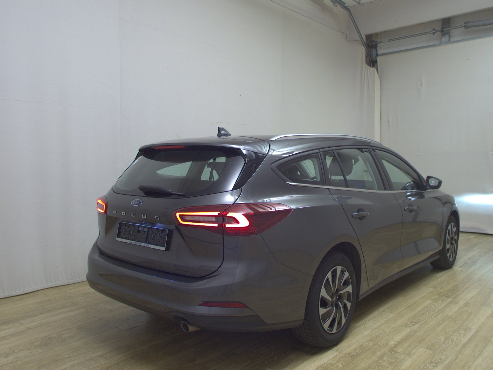Ford Focus Turnier 1.5 EB Titanium NAVI LED SHZ RFK ACC 4