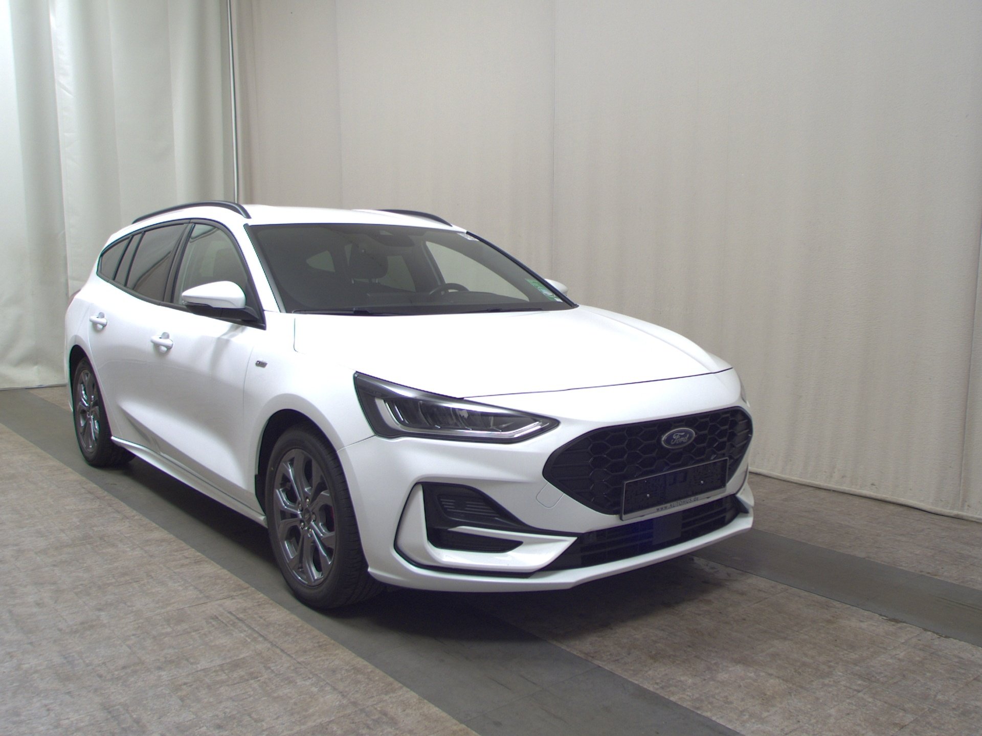 Ford Focus Turnier 1.0 EB ST-Line Navi LED KeyFree 3
