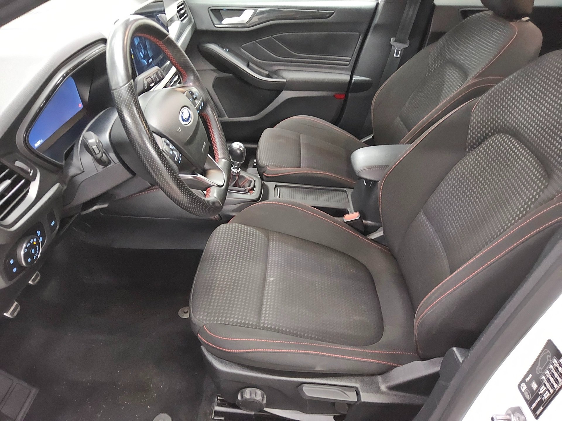 Ford Focus Turnier 1.0 EB ST-Line Navi LED KeyFree 9