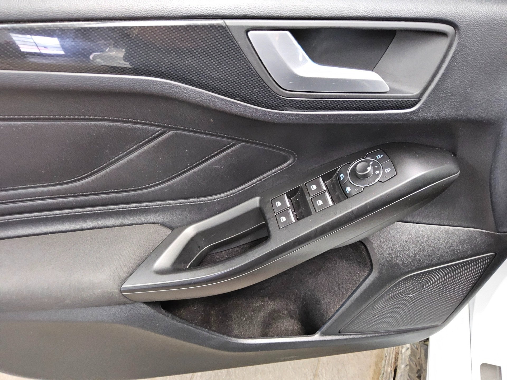 Ford Focus Turnier 1.0 EB ST-Line Navi LED KeyFree 10