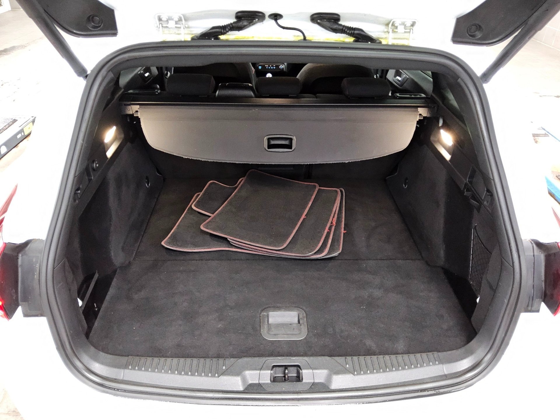 Ford Focus Turnier 1.0 EB ST-Line Navi LED KeyFree 12