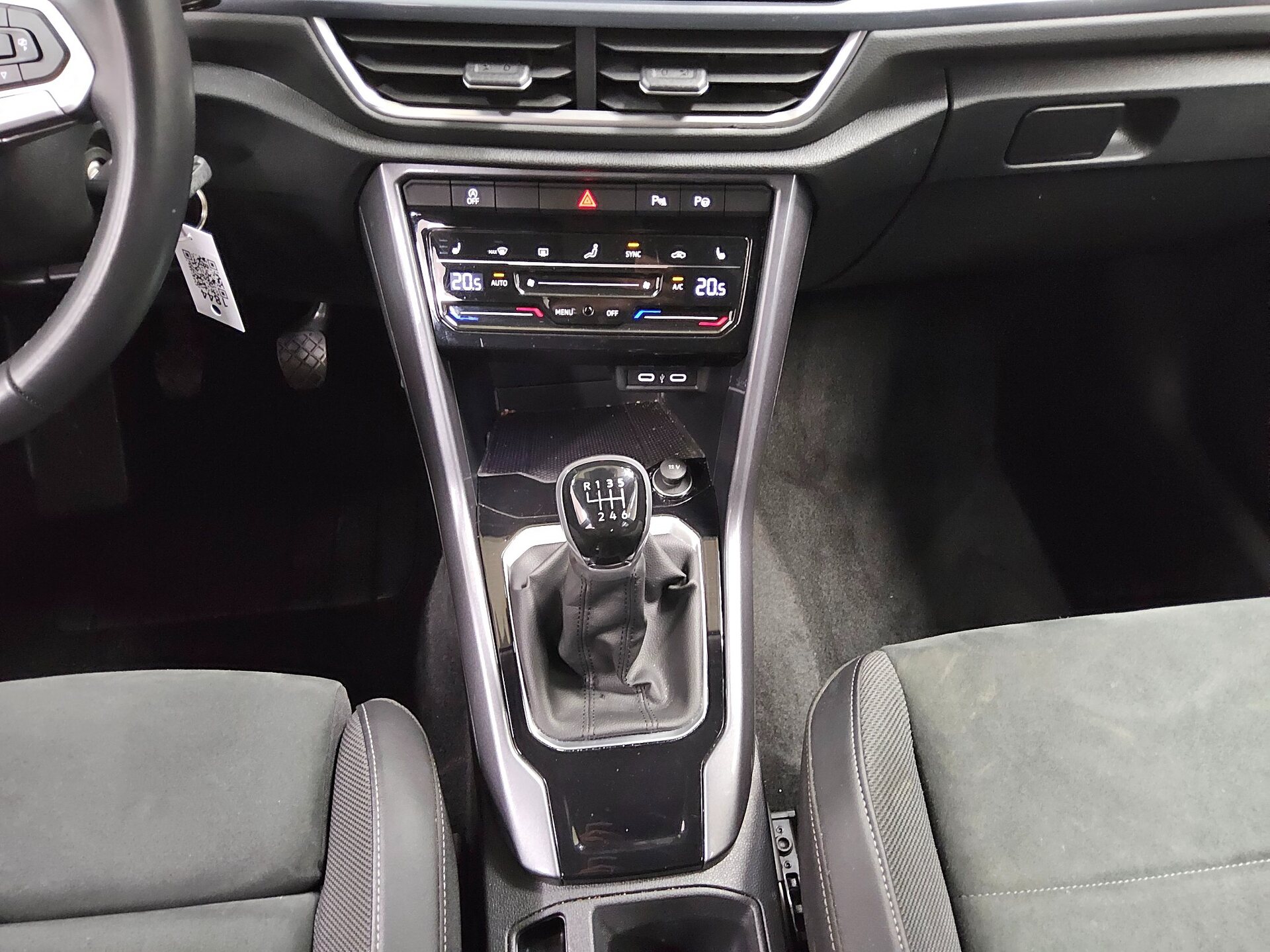 Volkswagen T-Roc 1.0 TSI Style T-Leder Navi LED AID PDC 6