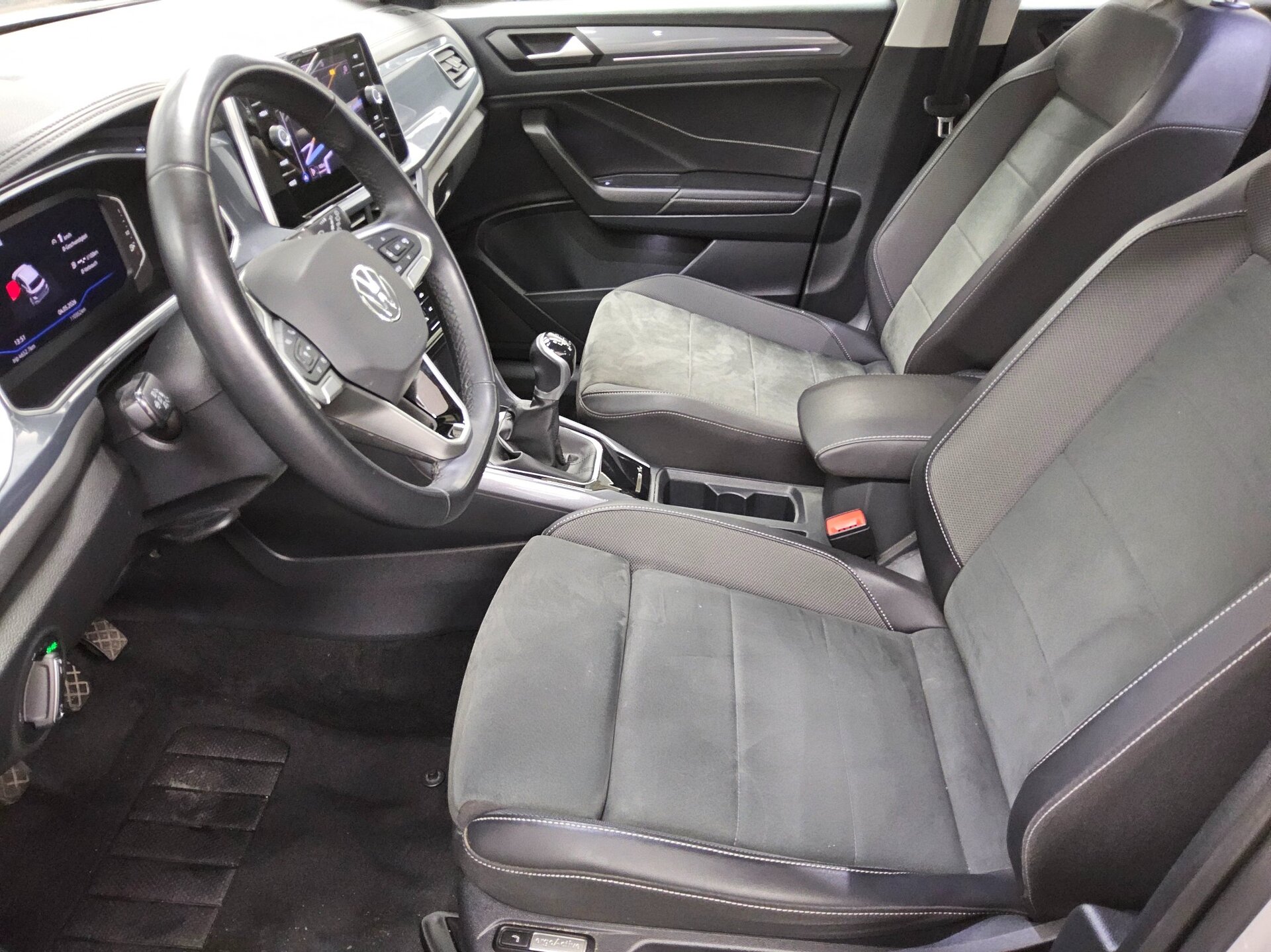Volkswagen T-Roc 1.0 TSI Style T-Leder Navi LED AID PDC 9