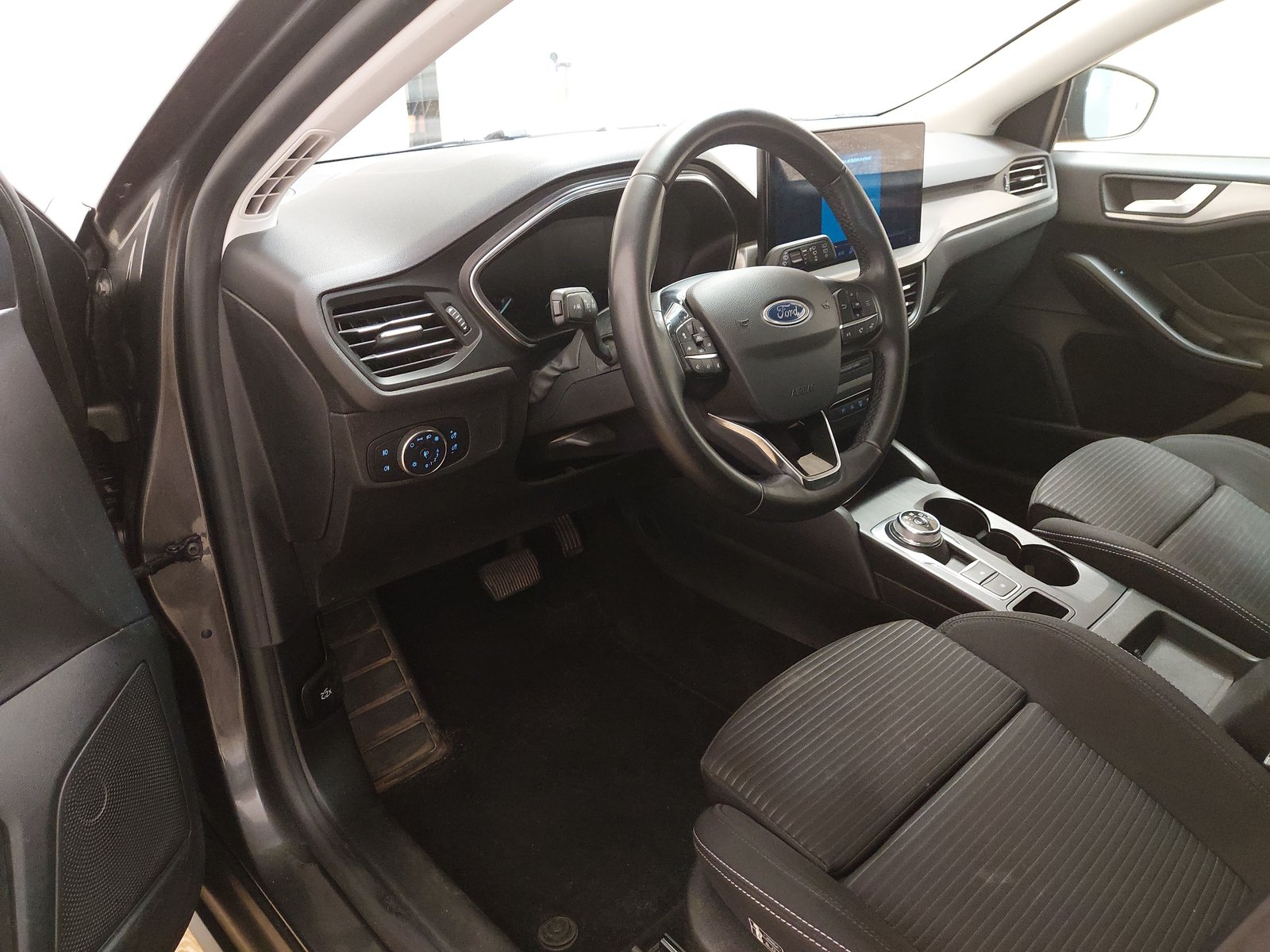 Ford Focus Turnier 1.5 EB Titanium S NAVI LED SHZ PDC 6