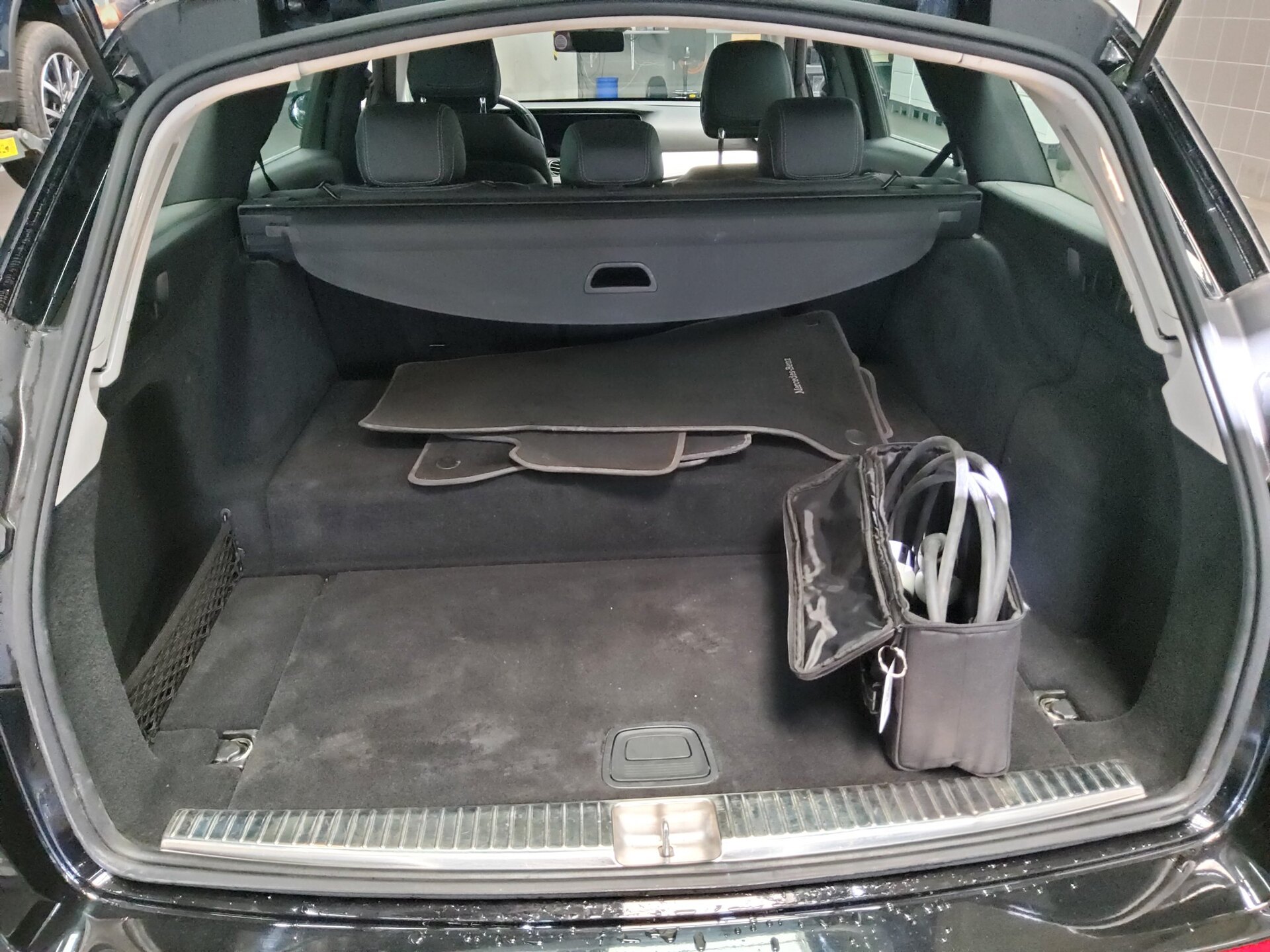 Mercedes-Benz E 300 T e Avantgarde Navi LED AHK MBIX 360°- Cam 12