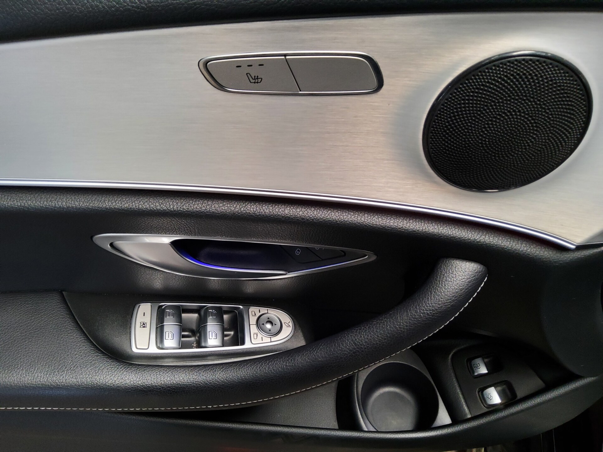 Mercedes-Benz E 300 T e Avantgarde Navi LED AHK MBIX 360°- Cam 10
