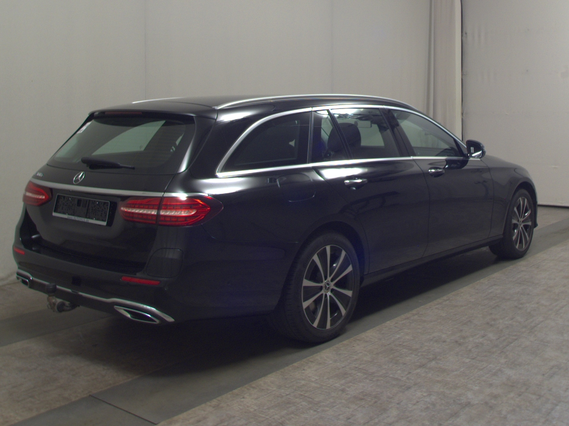 Mercedes-Benz E 300 T e Avantgarde Navi LED AHK MBIX 360°- Cam 4