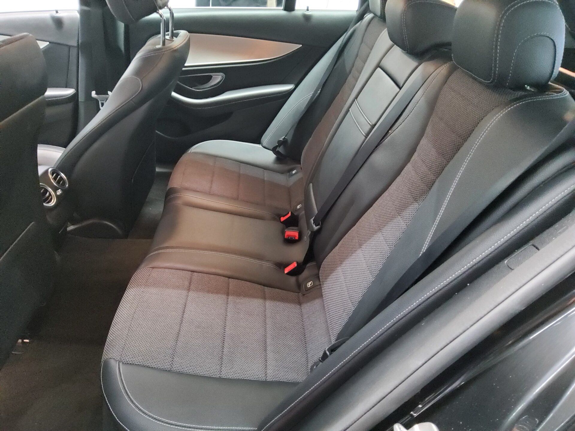 Mercedes-Benz E 300 T e Avantgarde Navi LED AHK MBIX 360°- Cam 13
