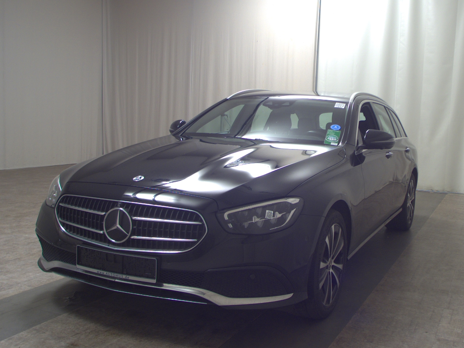 Mercedes-Benz E 300 T e Avantgarde Navi LED AHK MBIX 360°- Cam 2