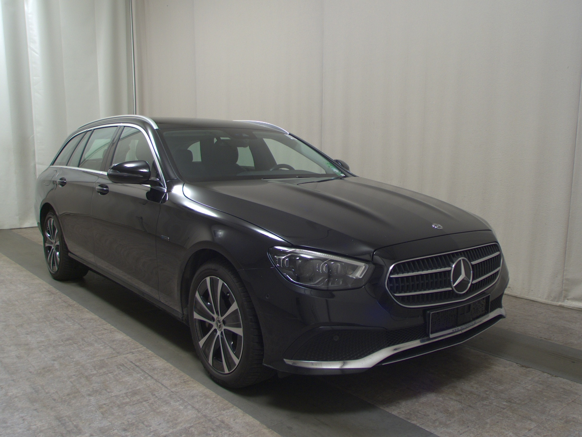 Mercedes-Benz E 300 T de Avantgarde Navi Multibeam RfK AHK 3