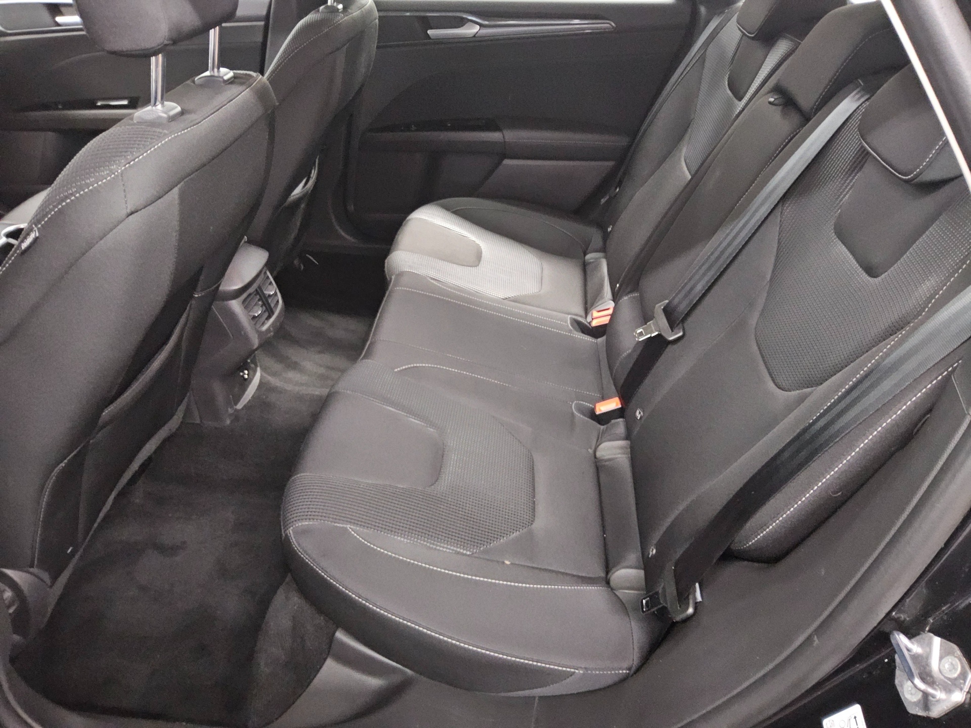 Ford Mondeo Turnier 2.0 EB Titanium Navi LED RFK  AHK 13