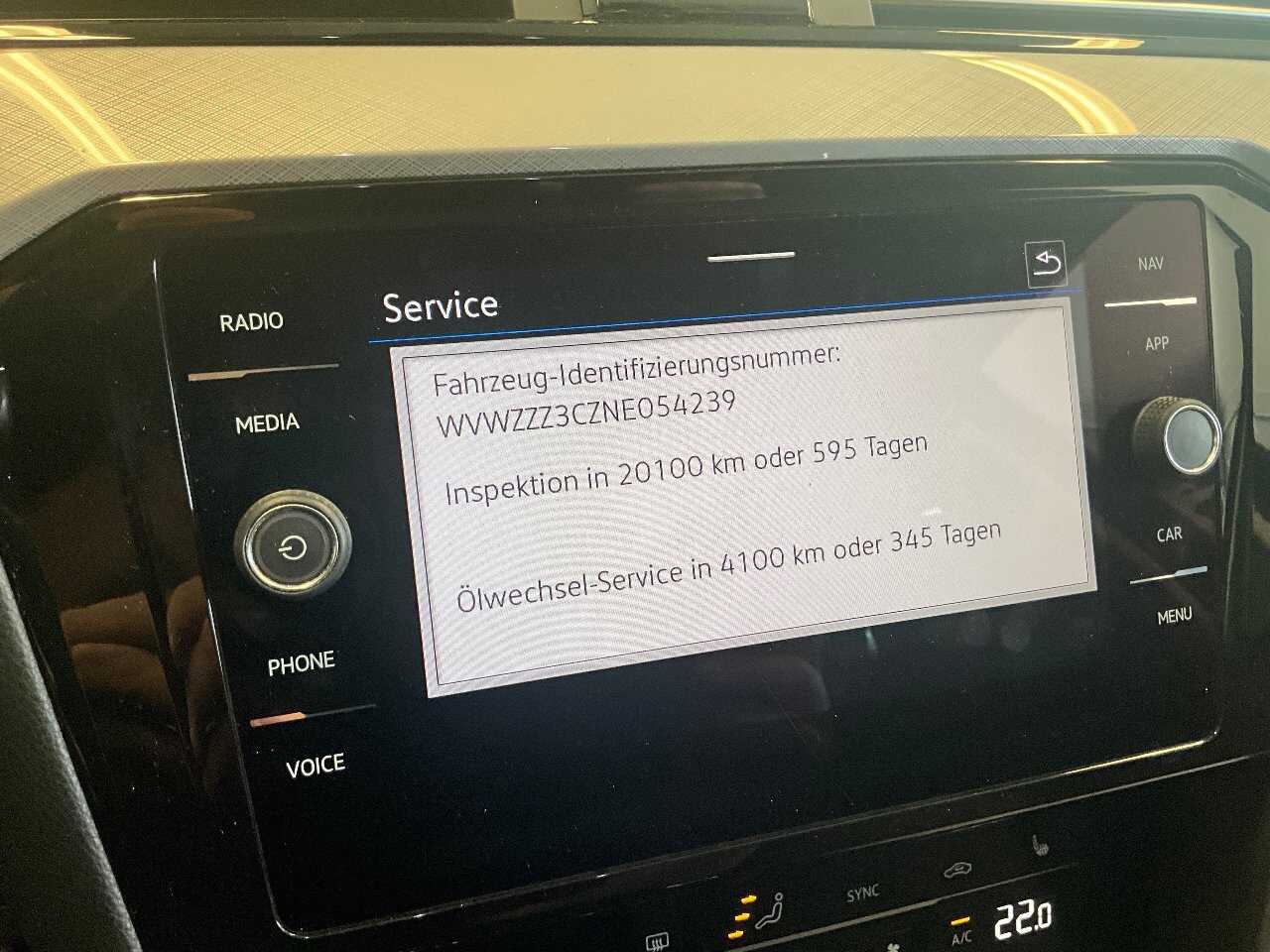 Volkswagen Passat Variant 2.0 TDI Business NAVI LED SHZ RFK 10