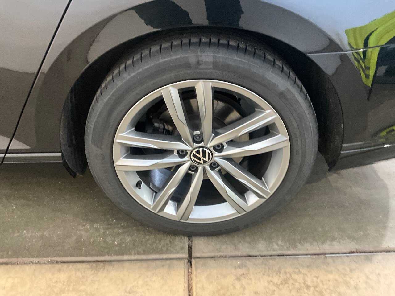 Volkswagen Passat Variant 2.0 TDI Business NAVI LED SHZ RFK 12