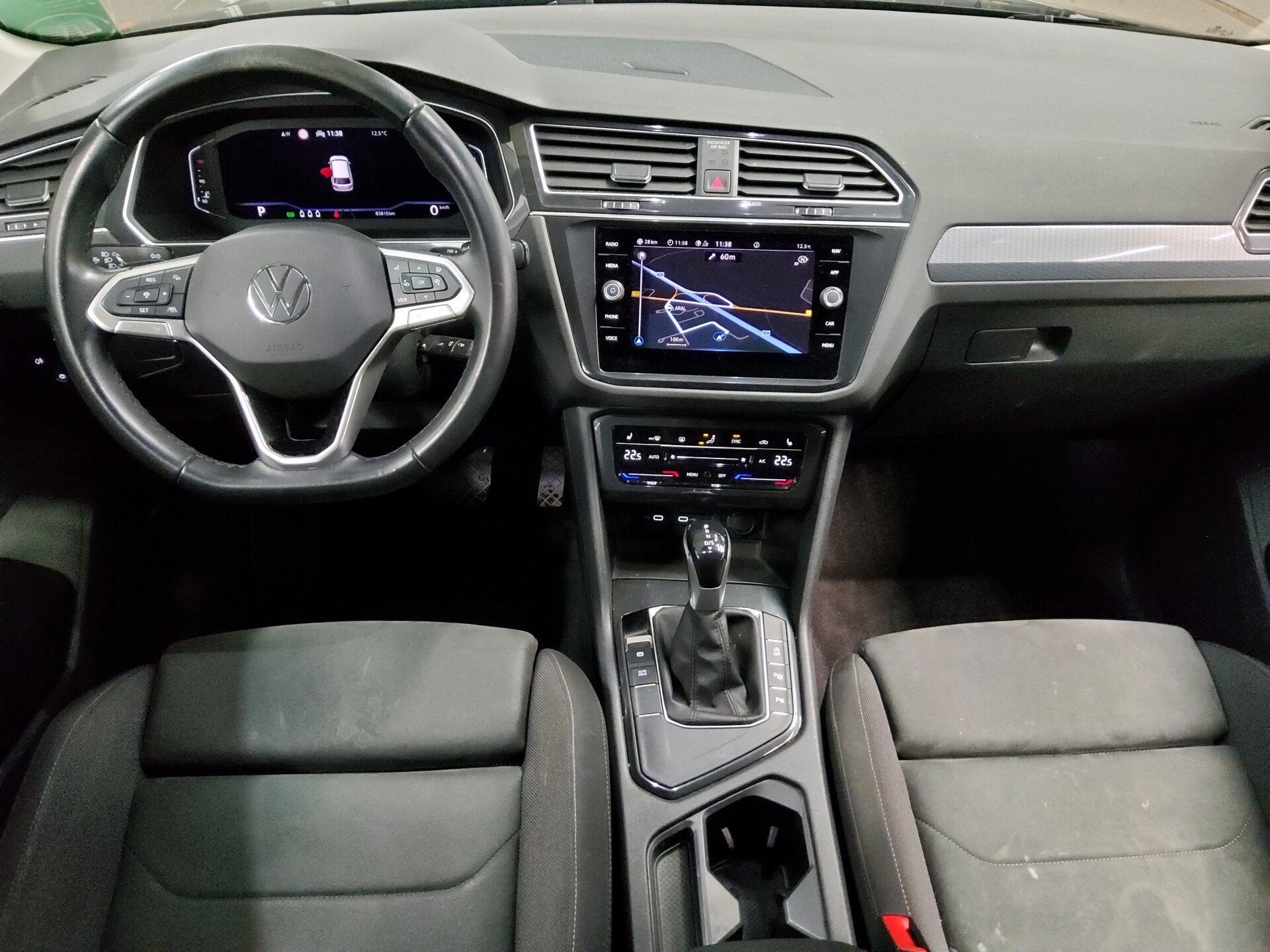 Volkswagen Tiguan 2.0 TDI Life Navi LED AID ACC PDC Shz 5