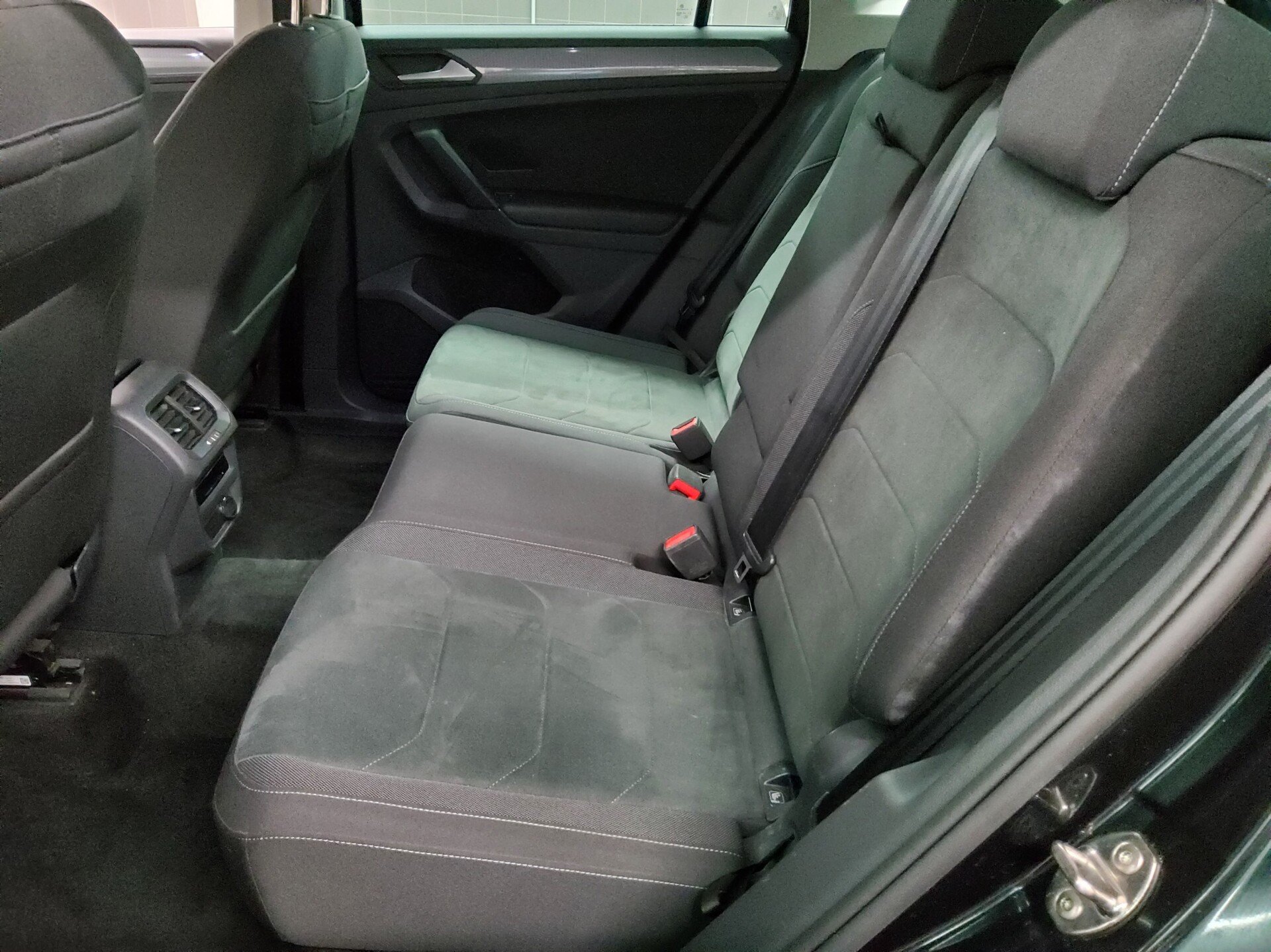 Volkswagen Tiguan 2.0 TDI Life Navi LED AID ACC PDC Shz 13