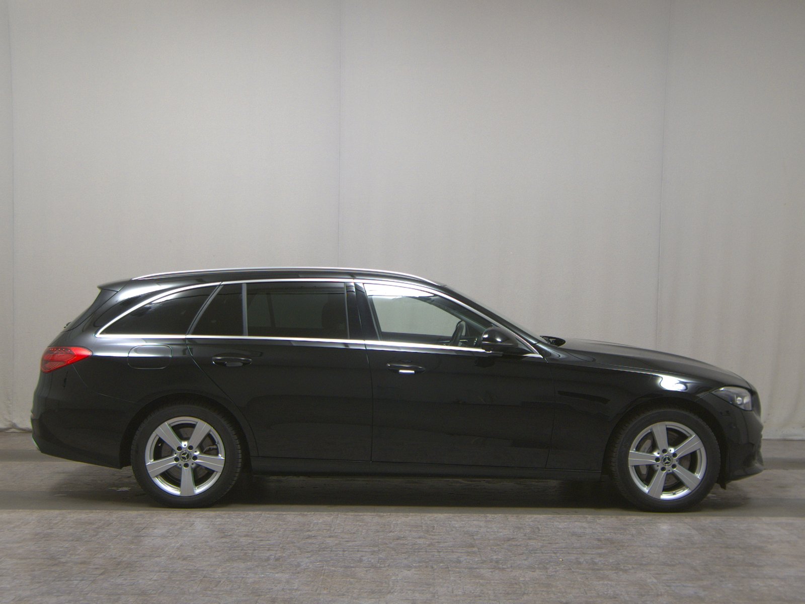 Mercedes-Benz C 300 T e Avantgarde NAVI KLIMAAUT RADIO TEMPO MFL