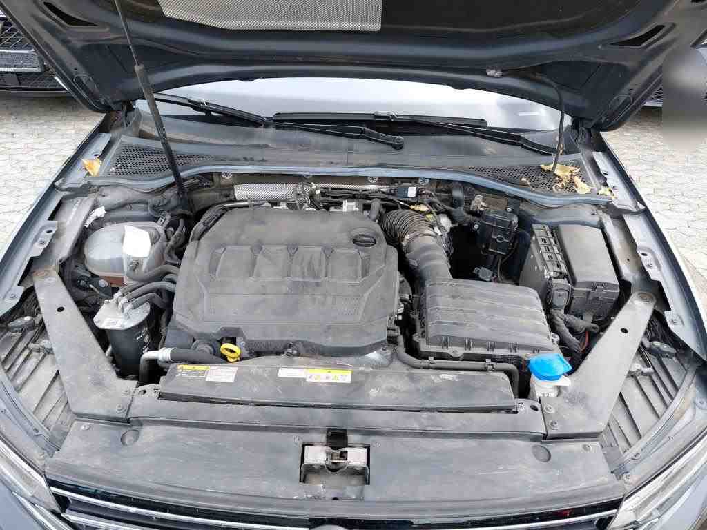 Volkswagen Passat Variant 2.0 TDI R-Line T-Leder Navi AID 10