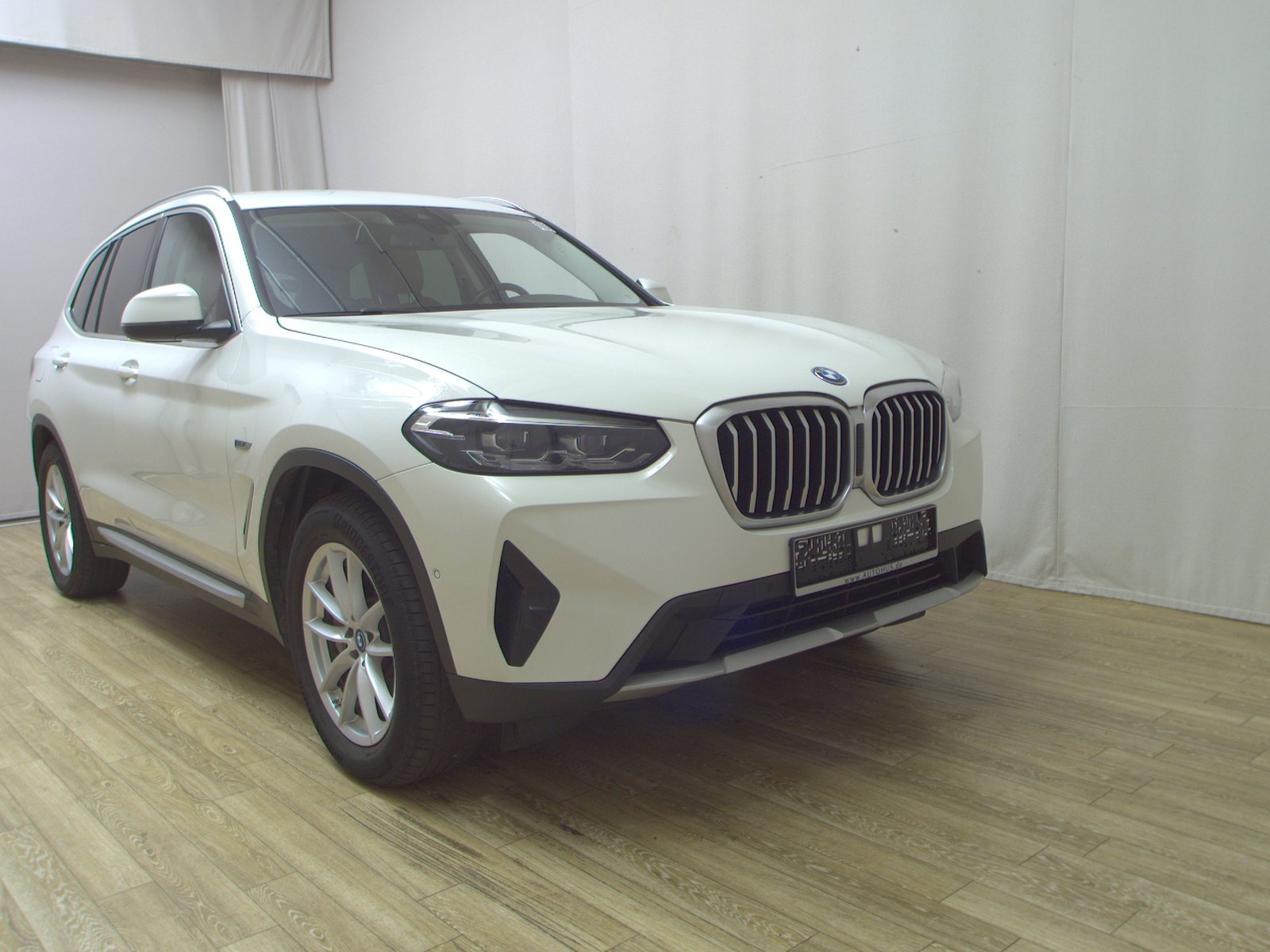 BMW X3 xDrive30e Leder Navi LED RFK AHK 3