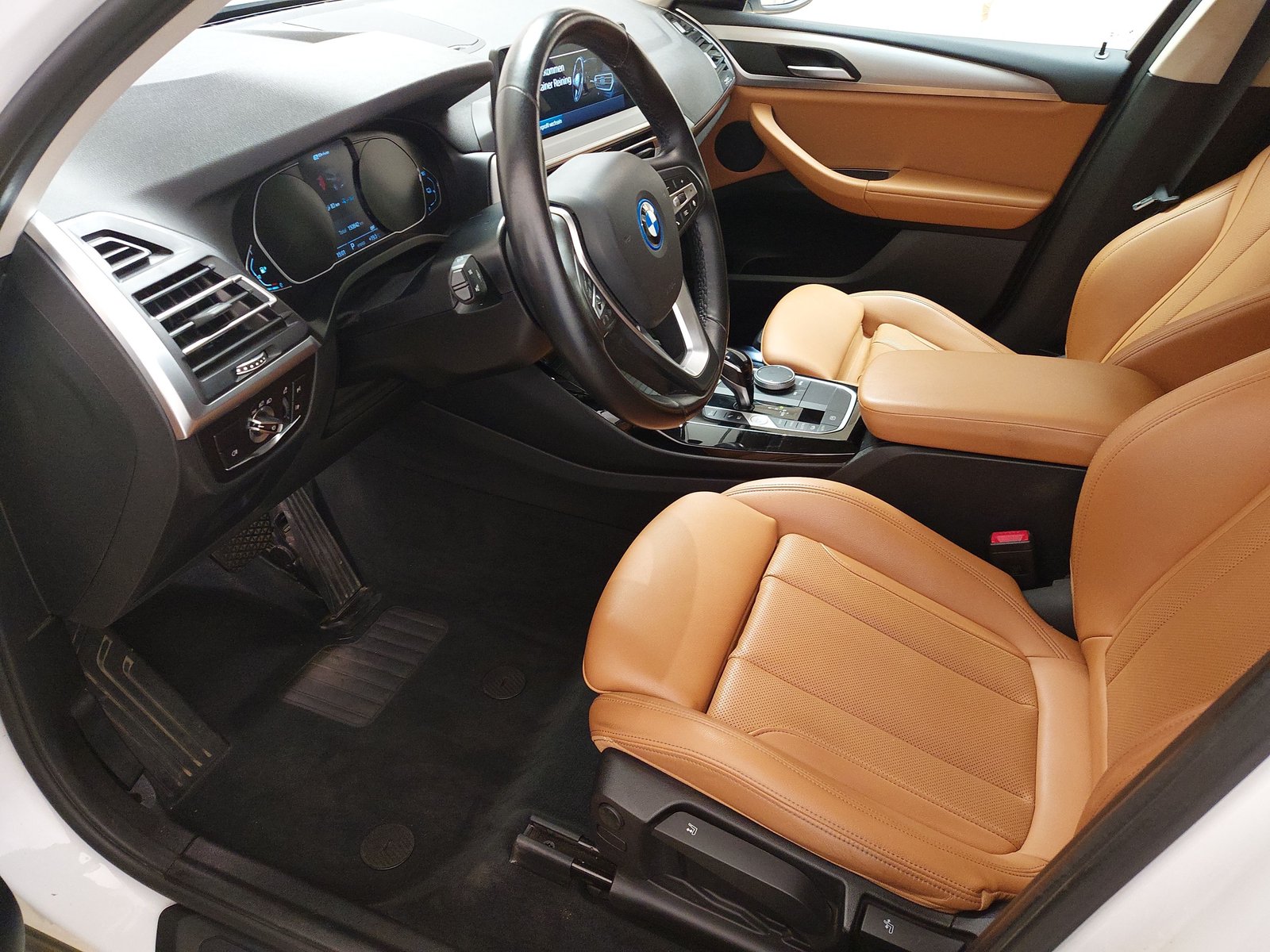 BMW X3 xDrive30e Leder Navi LED RFK AHK 6