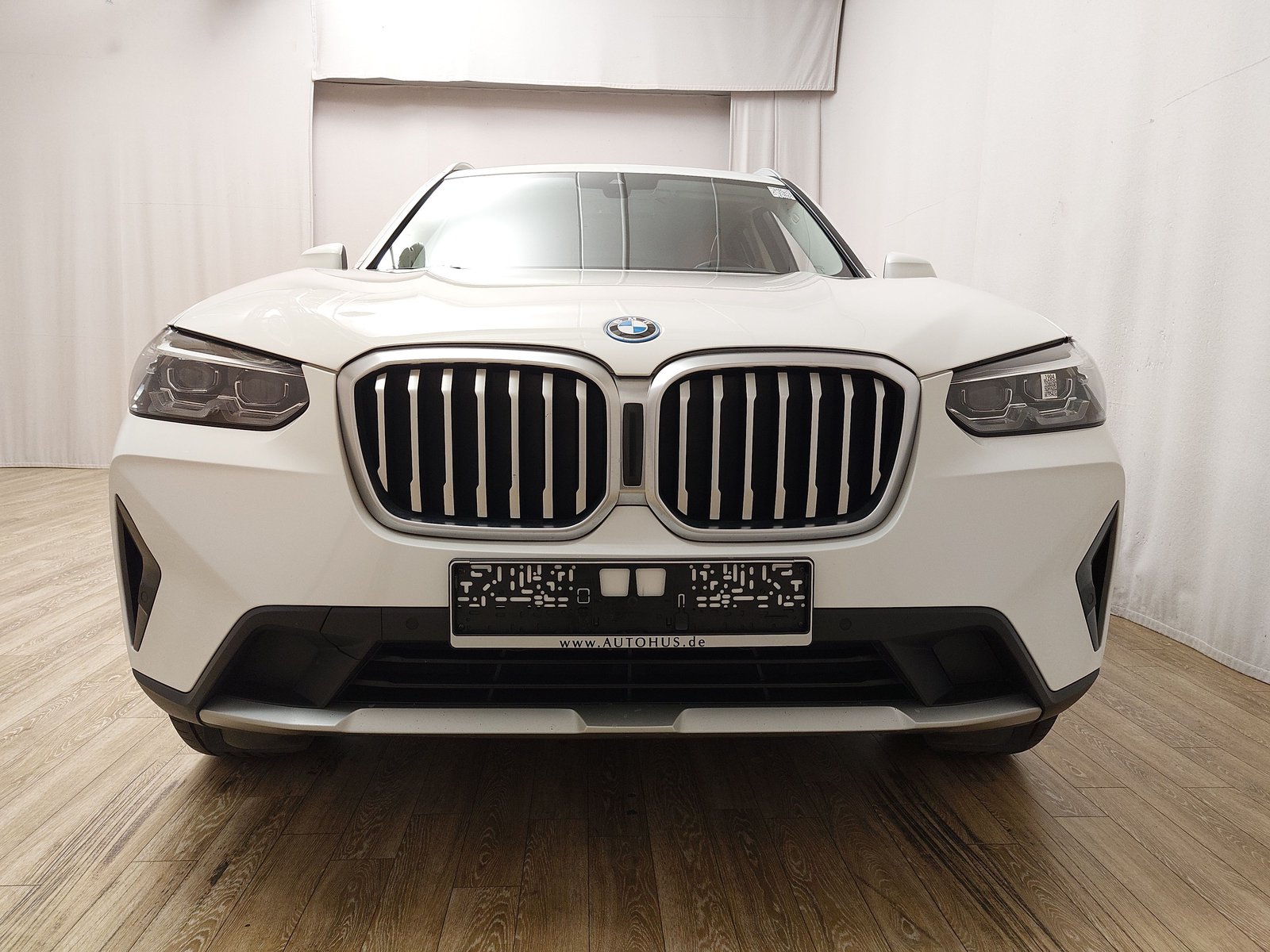 BMW X3 xDrive30e Leder Navi LED RFK AHK 9